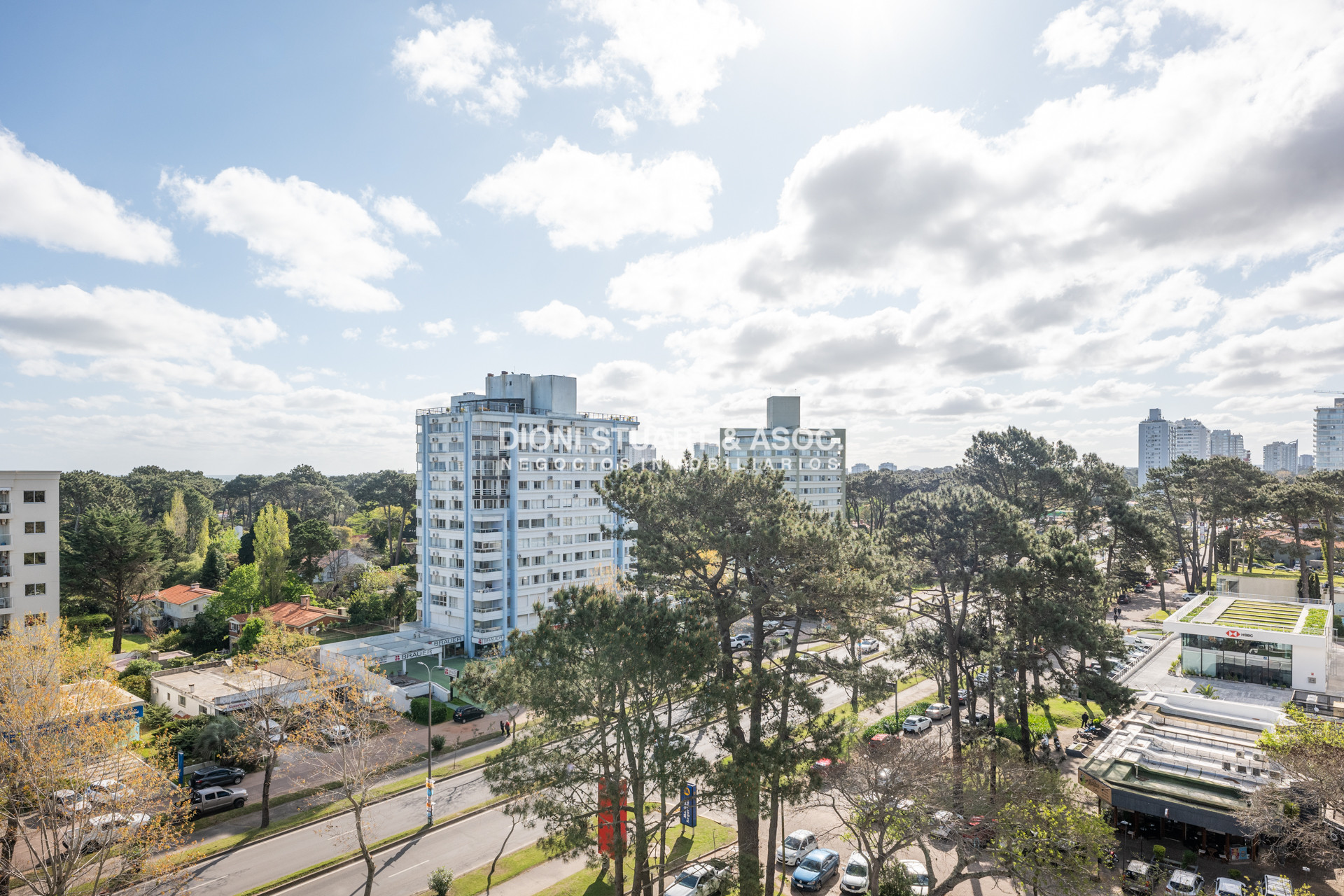 Apartamento ID.777 - Apartamento en Roosevelt Center en Venta - 3 Dormitorios 
