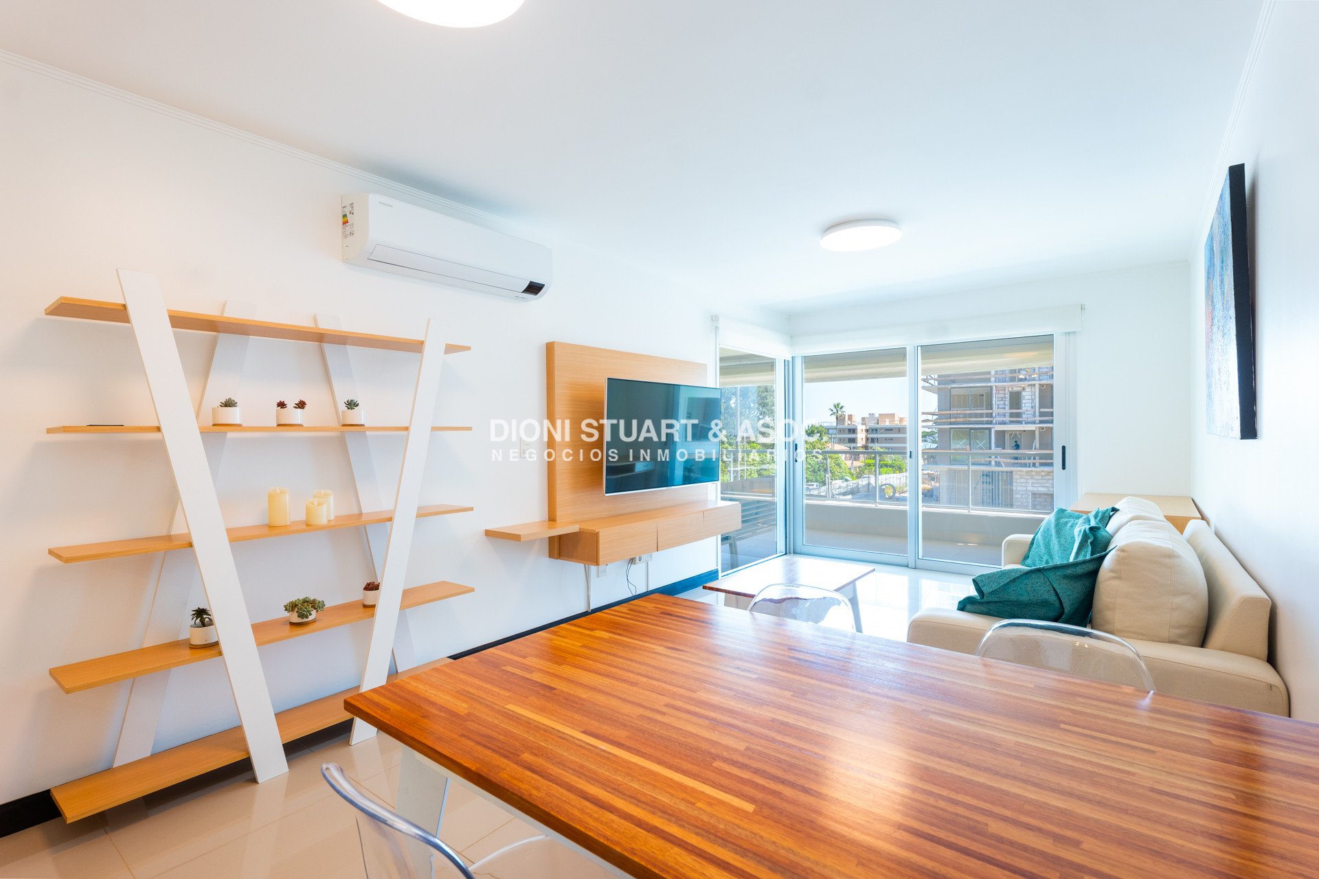 Apartamento ID.821 - APARTAMENTO EN VENTA EN PLAYA MANSA DE 2 DORMITORIOS CON PARRILLERO