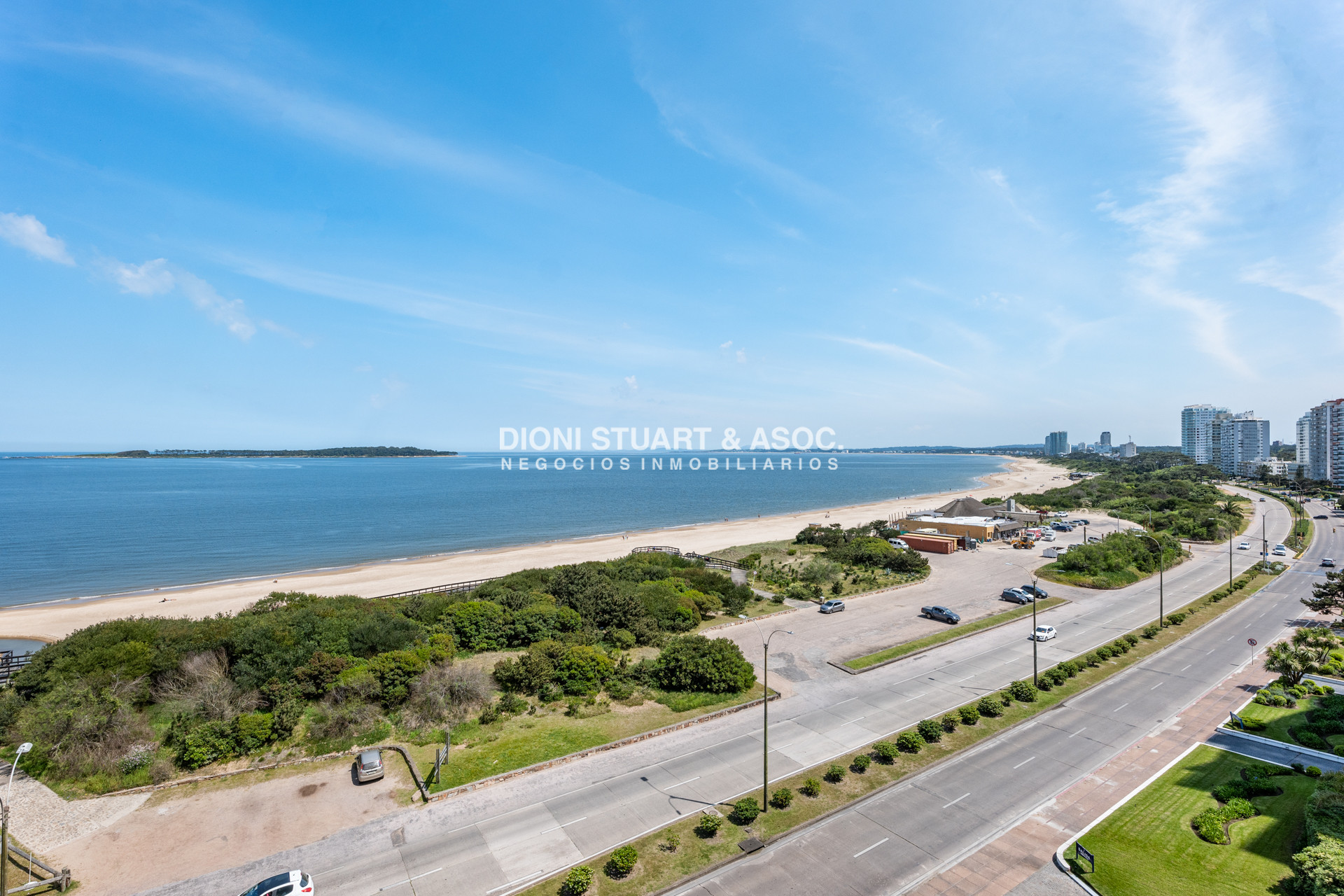 Apartamento ID.800 - MILLENIUM TOWER EN ALQUILER DE TEMPORADA - 3 DORMITORIOS EN SUITE + DEP. - LA MEJOR VISTA