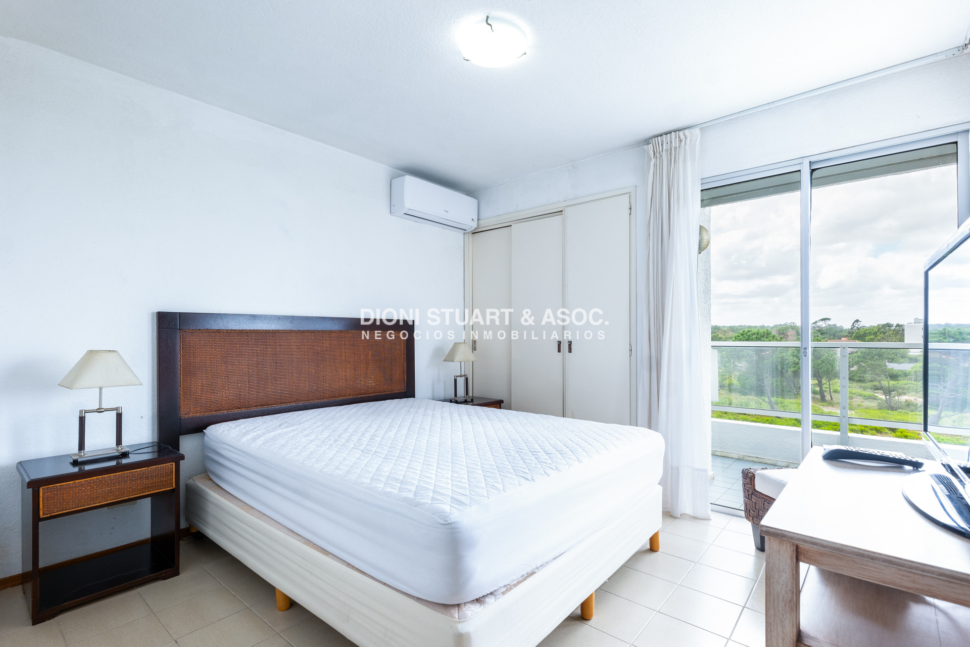 Apartamento ID.391 - DEPARTAMENTO PENT HOUSE DUPLEX EN PLAYA MANSA EN VENTA - 3 DORMITORIOS - CON ESTUFA Y BARBACOA