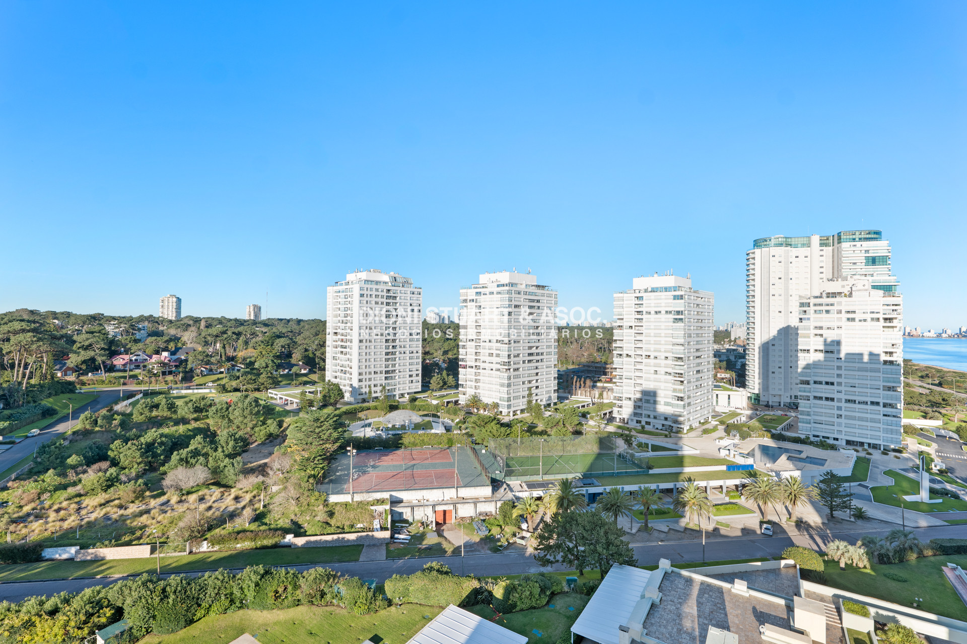 Apartamento ID.687 - Alquiler de Temporada - Edificio Fragata - Frente al Mar - 3 Dormitorios - Todos los Amenities