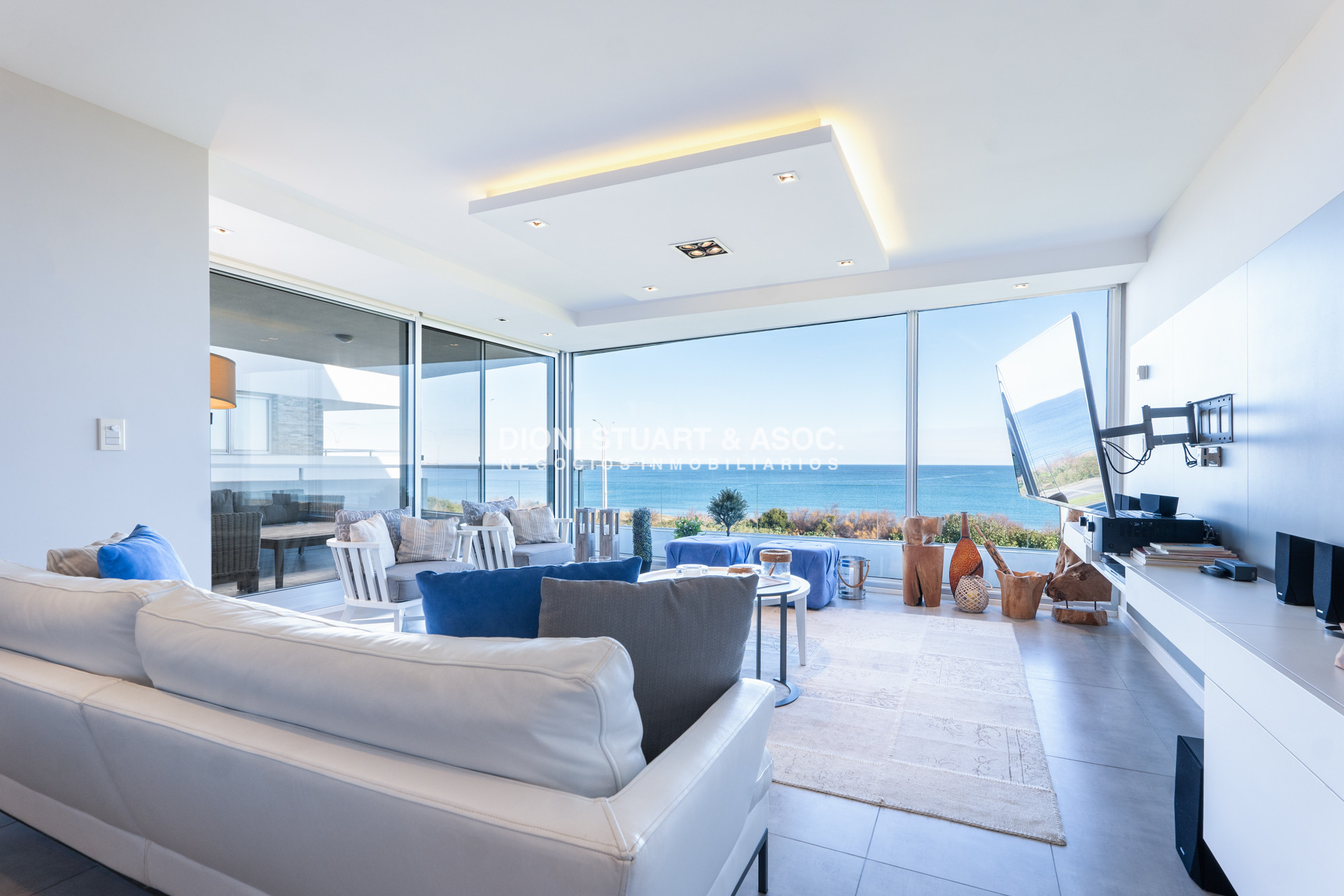 Apartamento ID.1017 - APARTAMENTO EN VENTA - PLAYA MANSA - LUMIERE - ESQUIENRO - 3 DORM + DEP. SERV