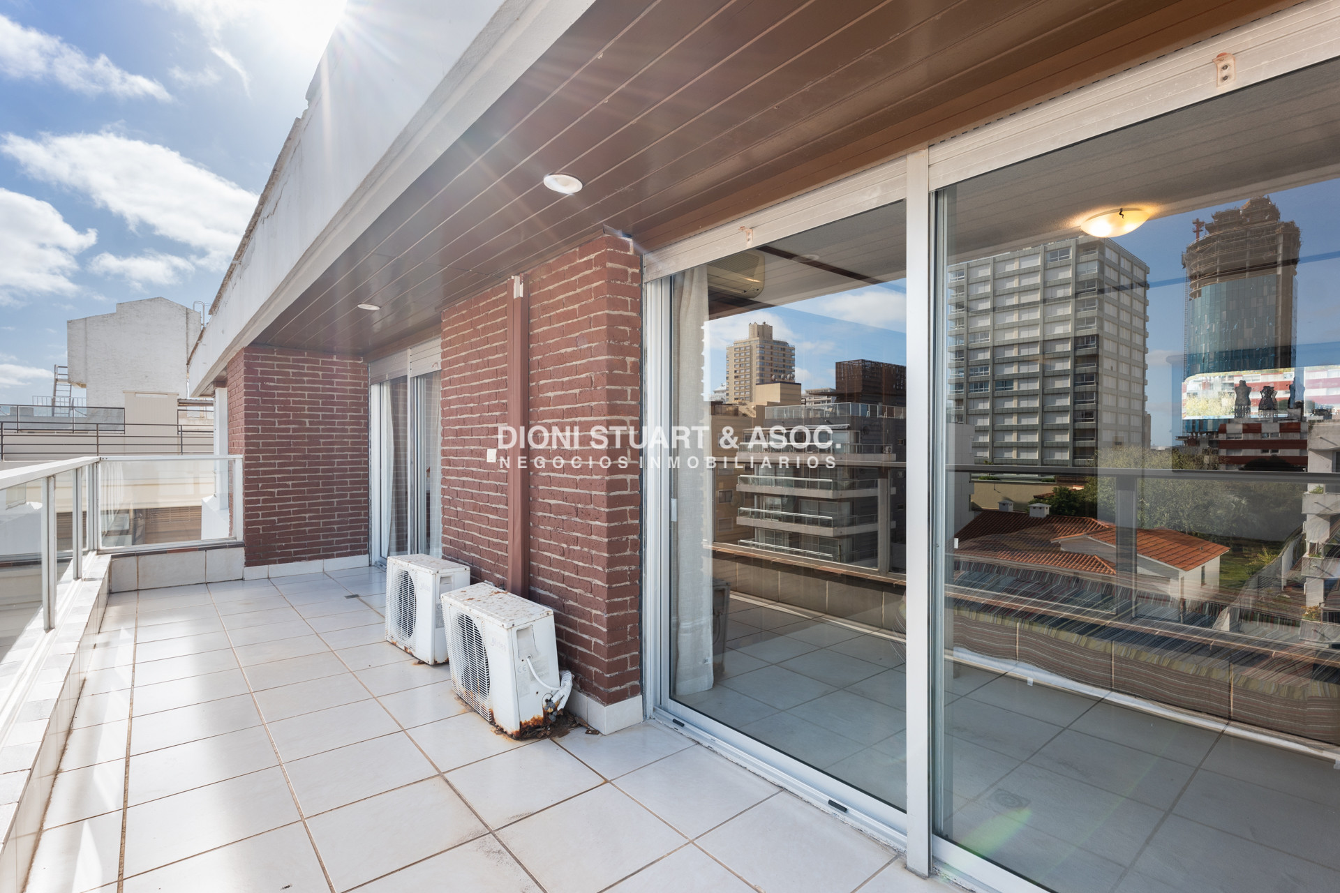 Apartamento ID.750 - Pent House En Peninsula - Edificio Carmel - 3 Dorm y Dep. 