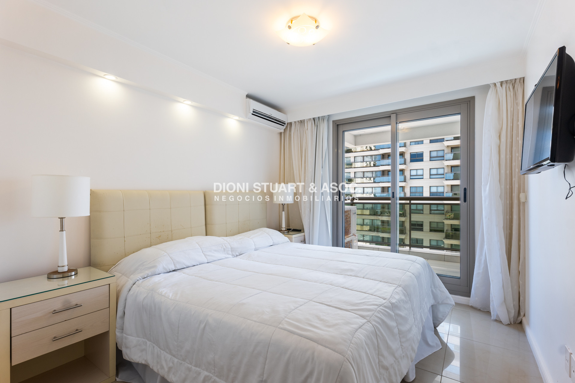 Apartamento ID.770 - IMPERIALE I DEPARTAMENTO EN VENTA - 3 DORMITORIOS EN SUITE + DEP. - ESQUINERO A PUNTA DEL ESTE