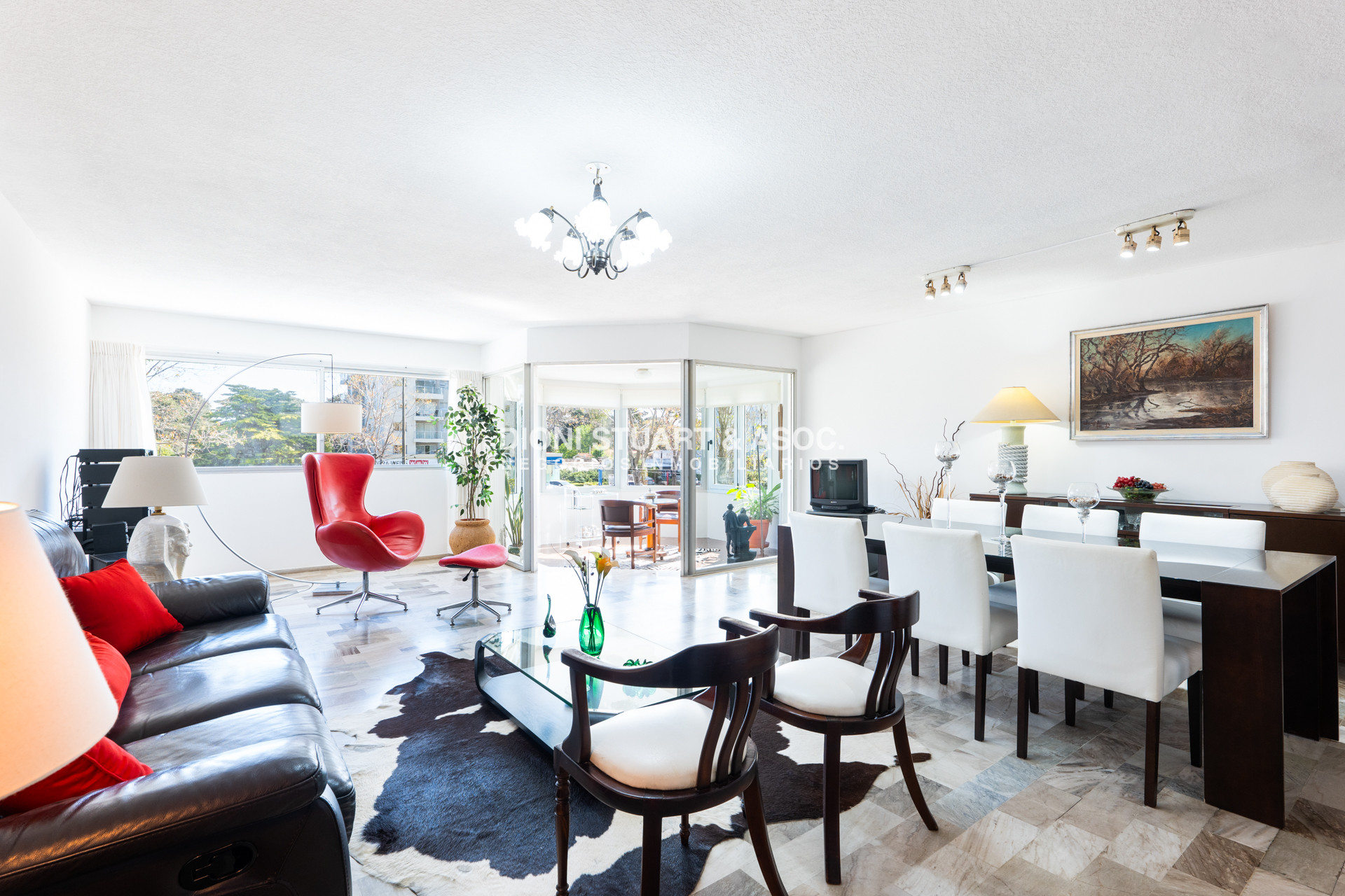 Apartamento ID.776 - Apartamento en Roosevelt Center en Venta - 3 Dormitorios y Dep.