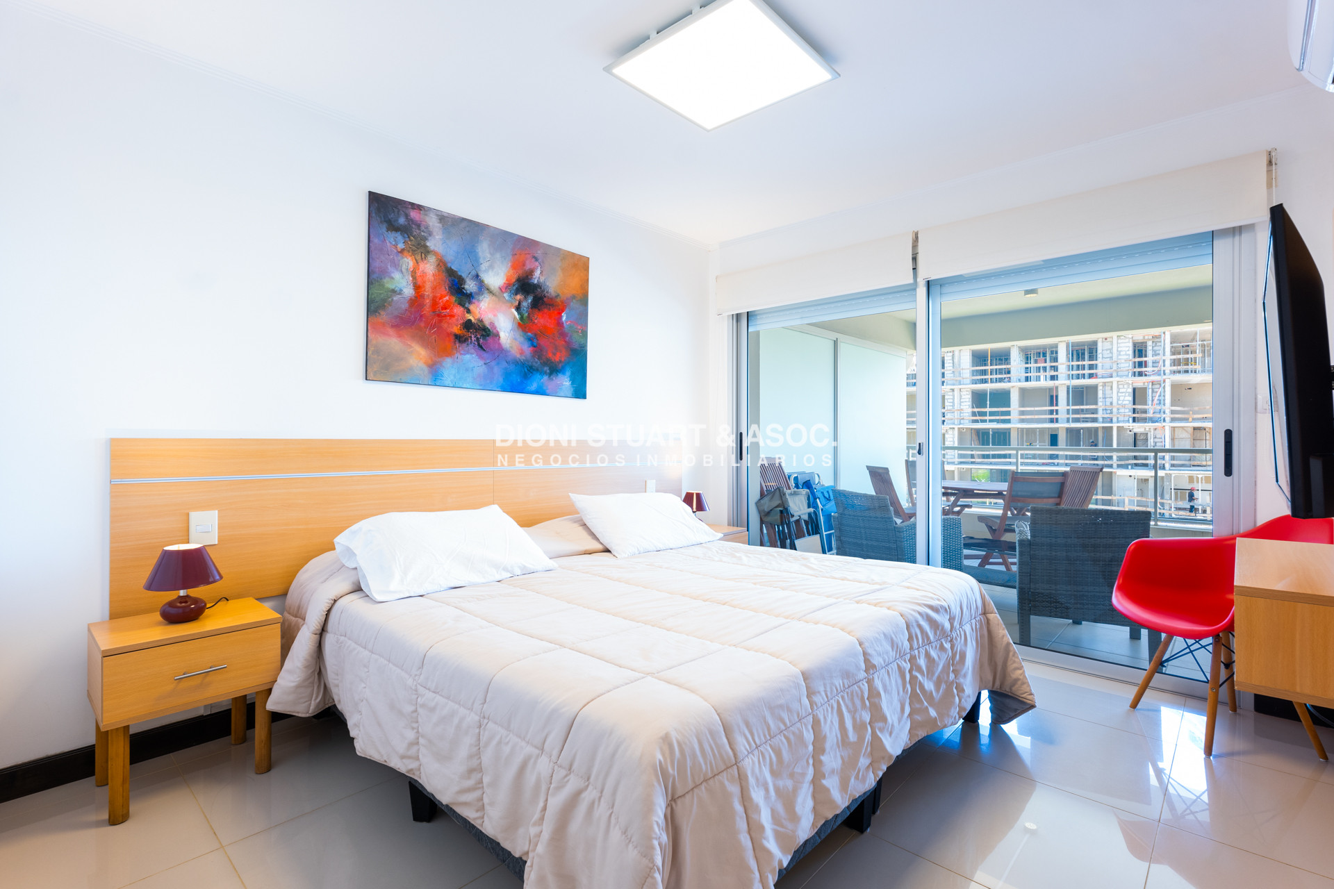 Apartamento ID.820 - APARTAMENTO EN VENTA EN PLAYA MANSA DE 2 DORMITORIOS CON PARRILLERO