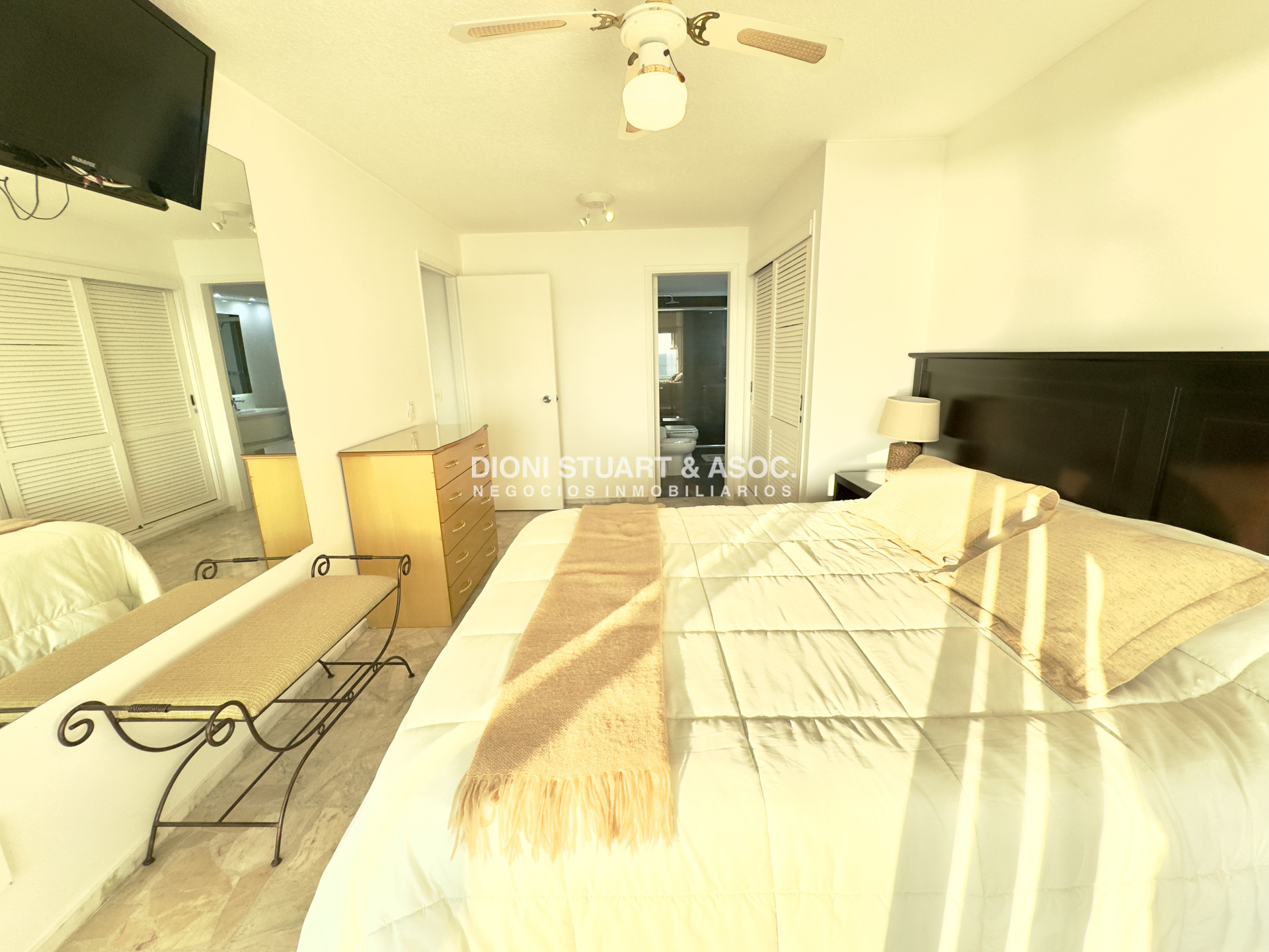 Apartamento ID.1105 - APARTAMENTO EN ALQUILER DE VERANO 2 DORMITORIO Y MEDIO FRENTE AL MAR TODOS LOS AMENITIES TORRE WASHINGTON COMPLEJO LINCOLN CENTER