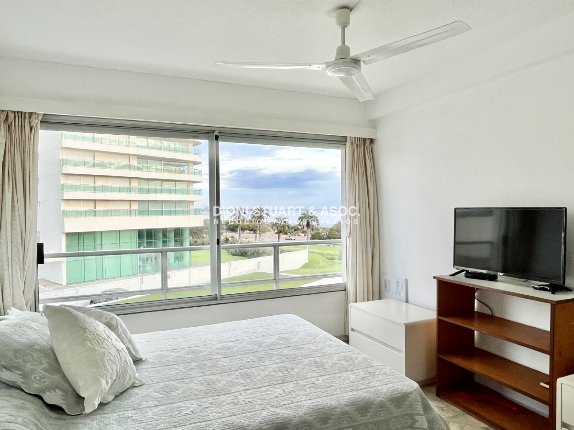 Apartamento ID.470 - TORRE WASHINGTON ESQUINERO DE 3 DORMITORIOS EN VENTA