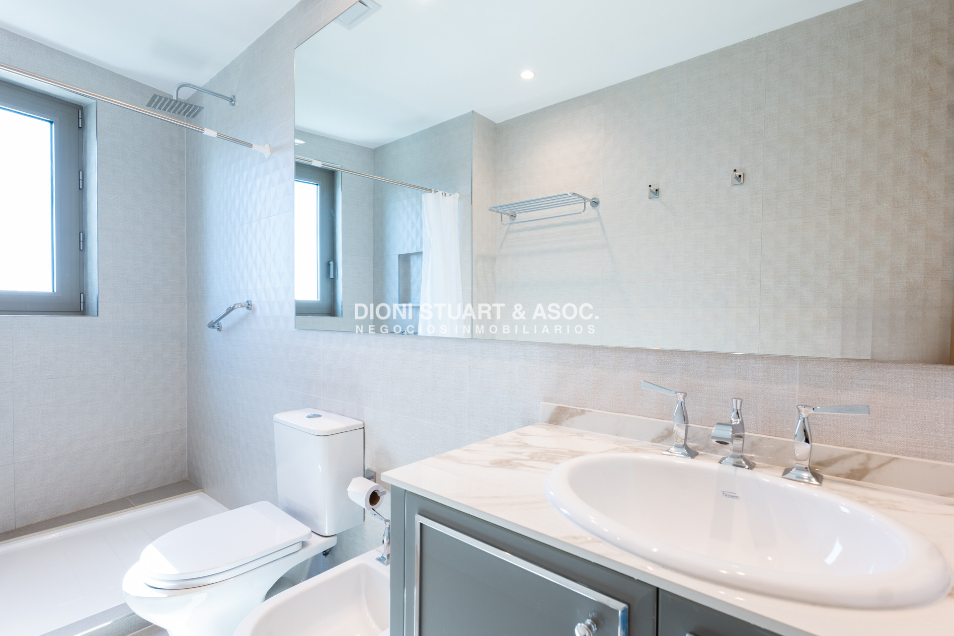 Apartamento ID.737 - FENDI CHATEAU EN VENTA ESQUINERO A PUNTA BALLENA 4 DORMITORIOS EN SUITE