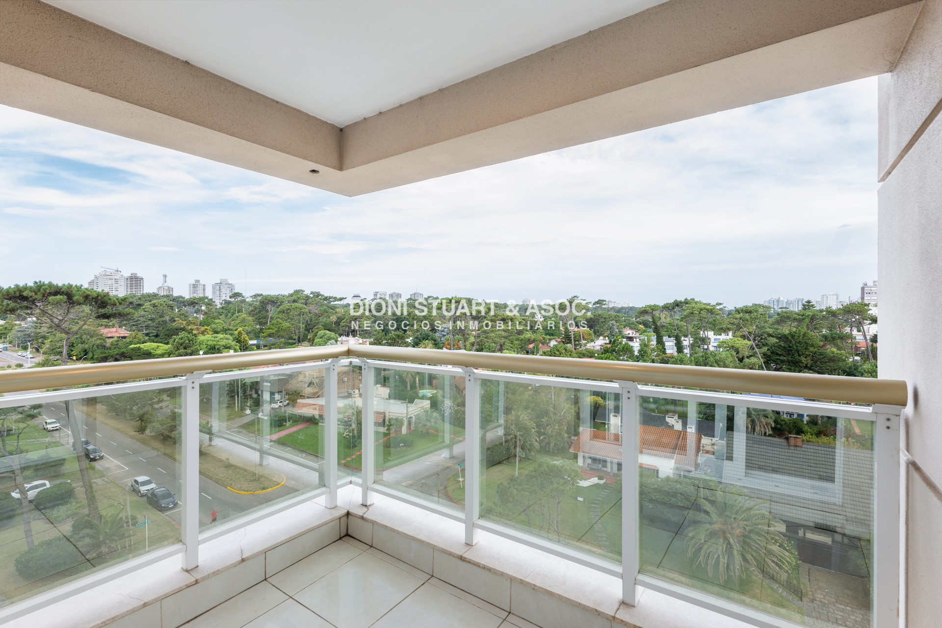 Apartamento ID.902 - DEPARTAMENTO EN VENTA EN LE JARDIN - ESQUINERO - 3 DORMITORIOS EN SUITE