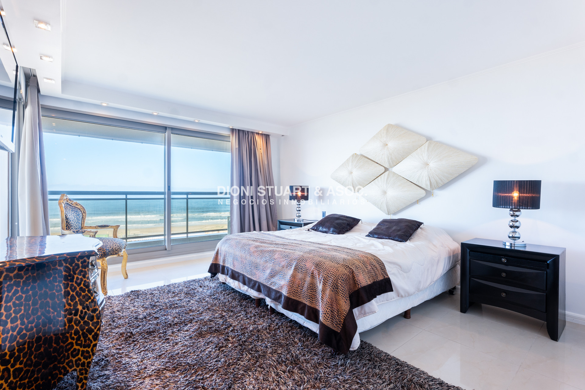 Apartamento ID.984 - IMPERIALE II ESQUINERO APARTAMENTO EN VENTA - 3 DORMITORIOS EN SUITE + DEPENDENCIA