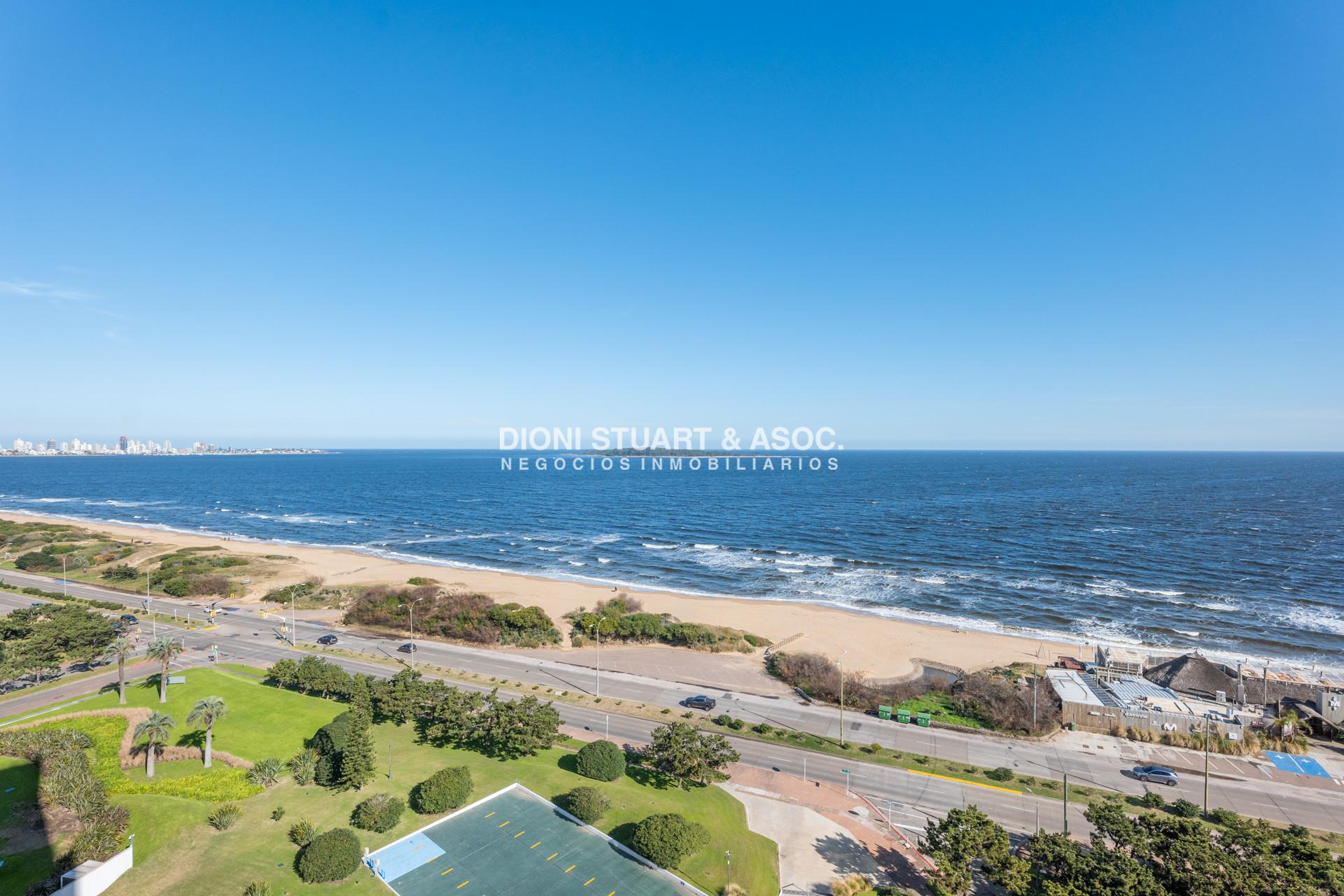 Apartamento ID.724 - APARTAMENTO FRENTE AL MAR DE 3 DORMITORIOS EN ALQUILER DE TEMPORADA - RECICLADO - TORRE WASHINGTON - COMPLEJO LINCOLN CENTER