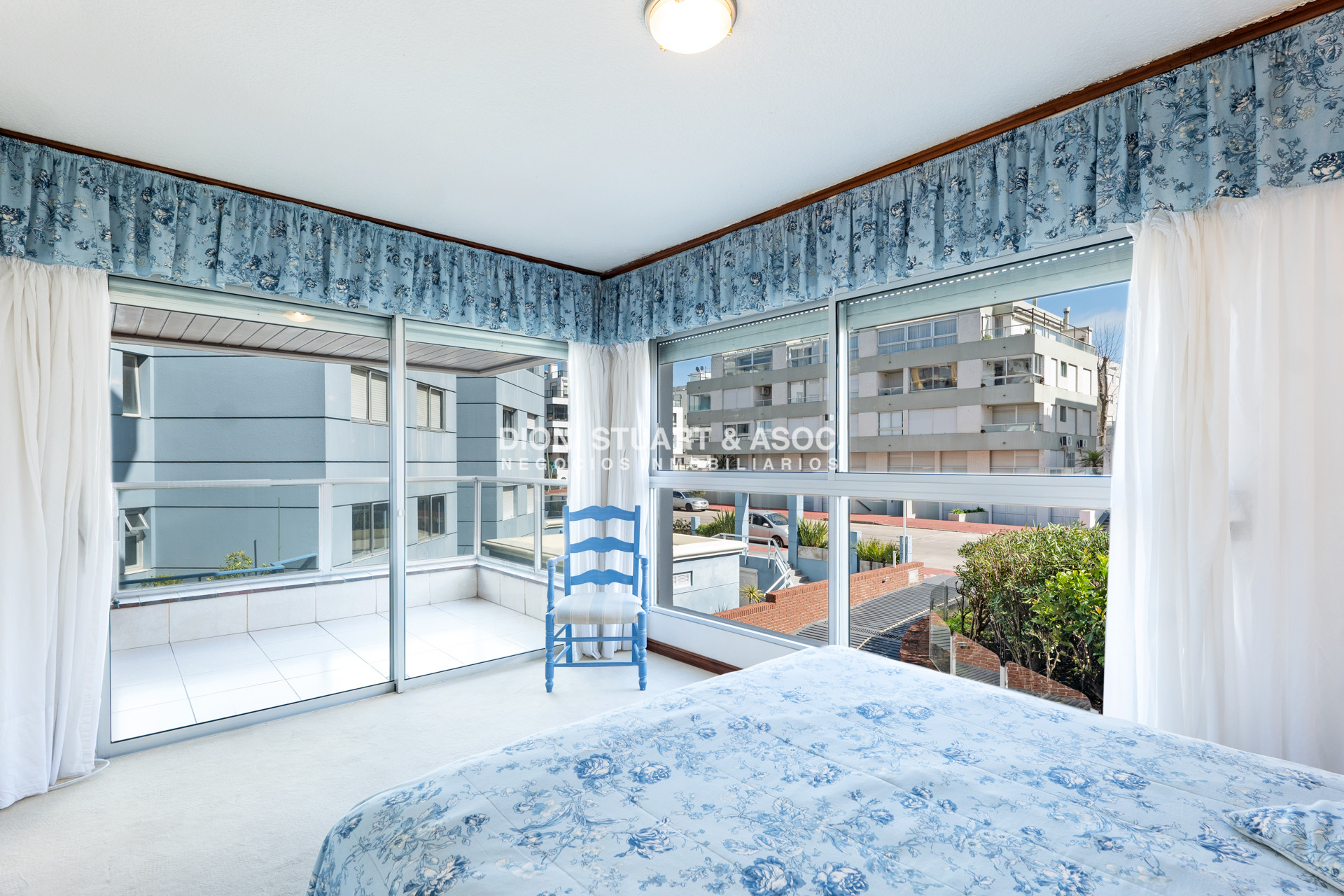 Apartamento ID.748 - Edificio Carmel - Apartamento de 3 Dorm y Dependencia - Punta del Este