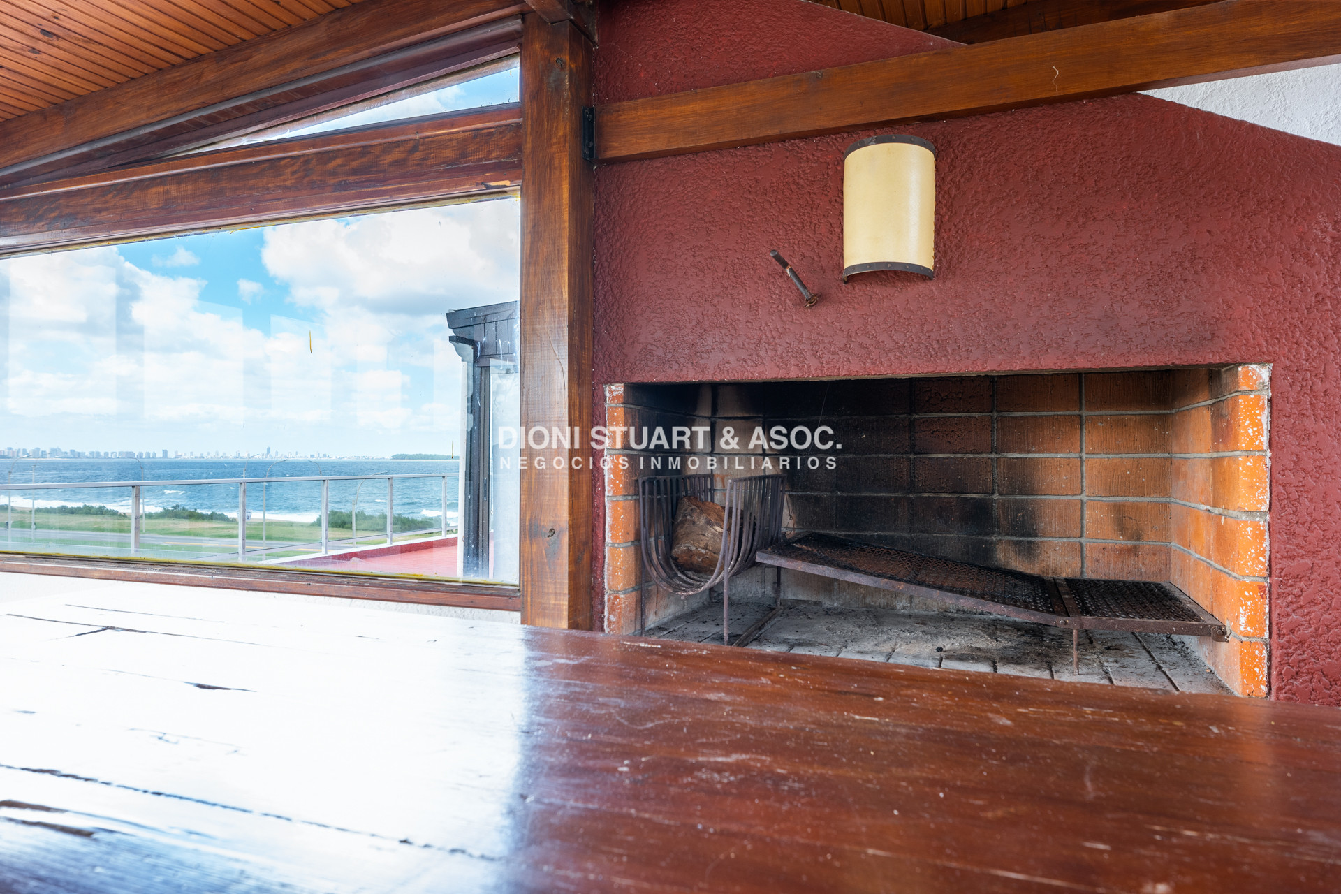 Apartamento ID.391 - DEPARTAMENTO PENT HOUSE DUPLEX EN PLAYA MANSA EN VENTA - 3 DORMITORIOS - CON ESTUFA Y BARBACOA