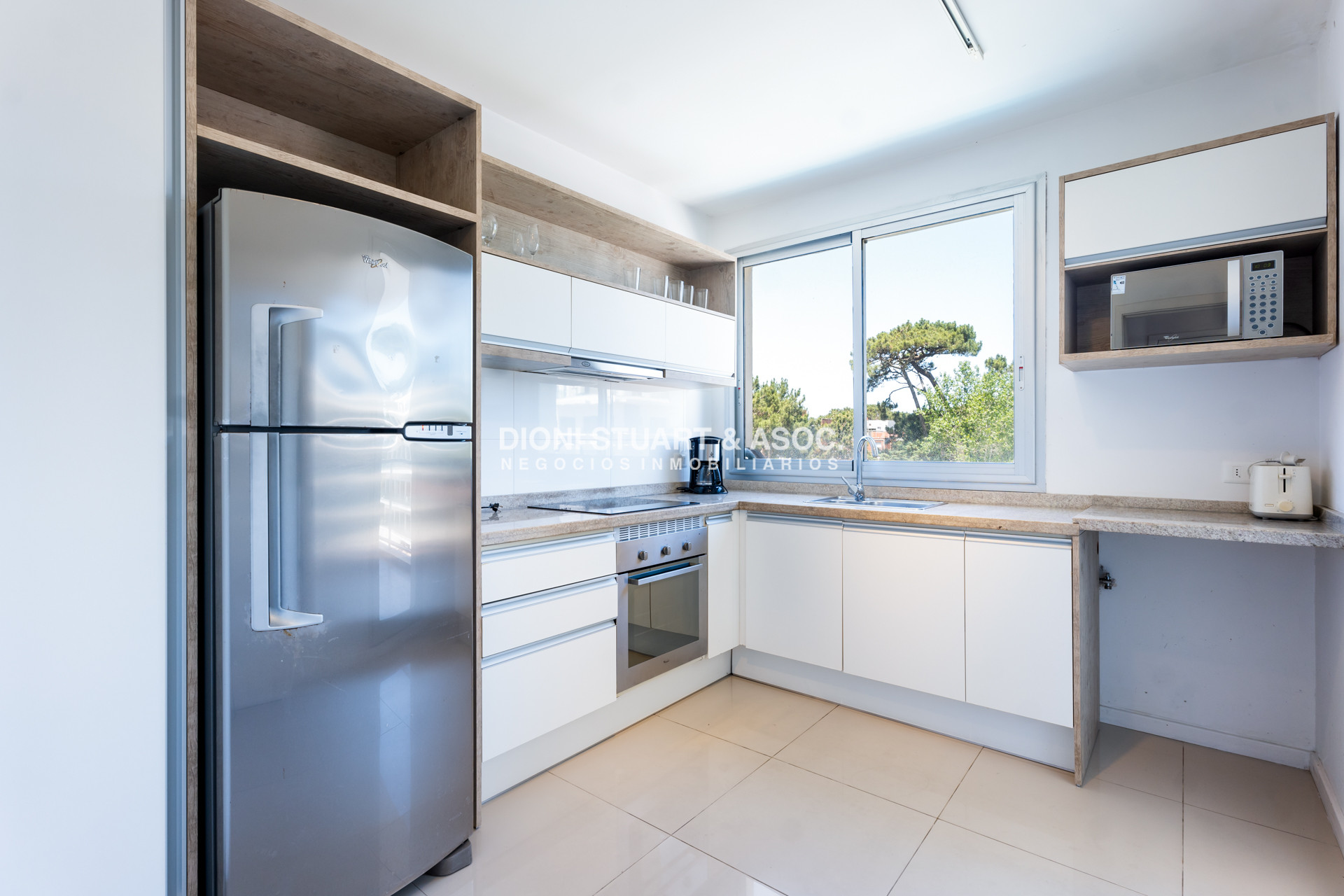 Apartamento ID.841 - Apartamento de 4 Dormitorios Con Parrillero - Emerald - Playa Mansa