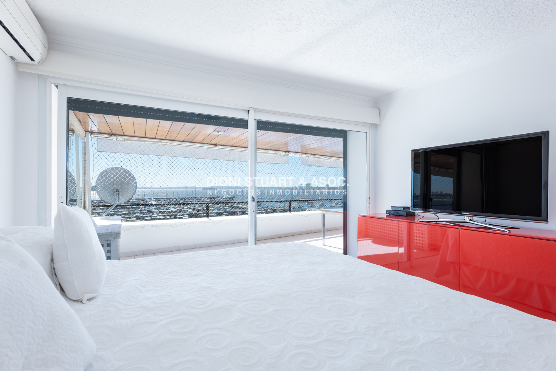 Apartamento ID.635 - Portofino - Increíble Vista Al Puerto - 3 Dorm en Suite + Dep.
