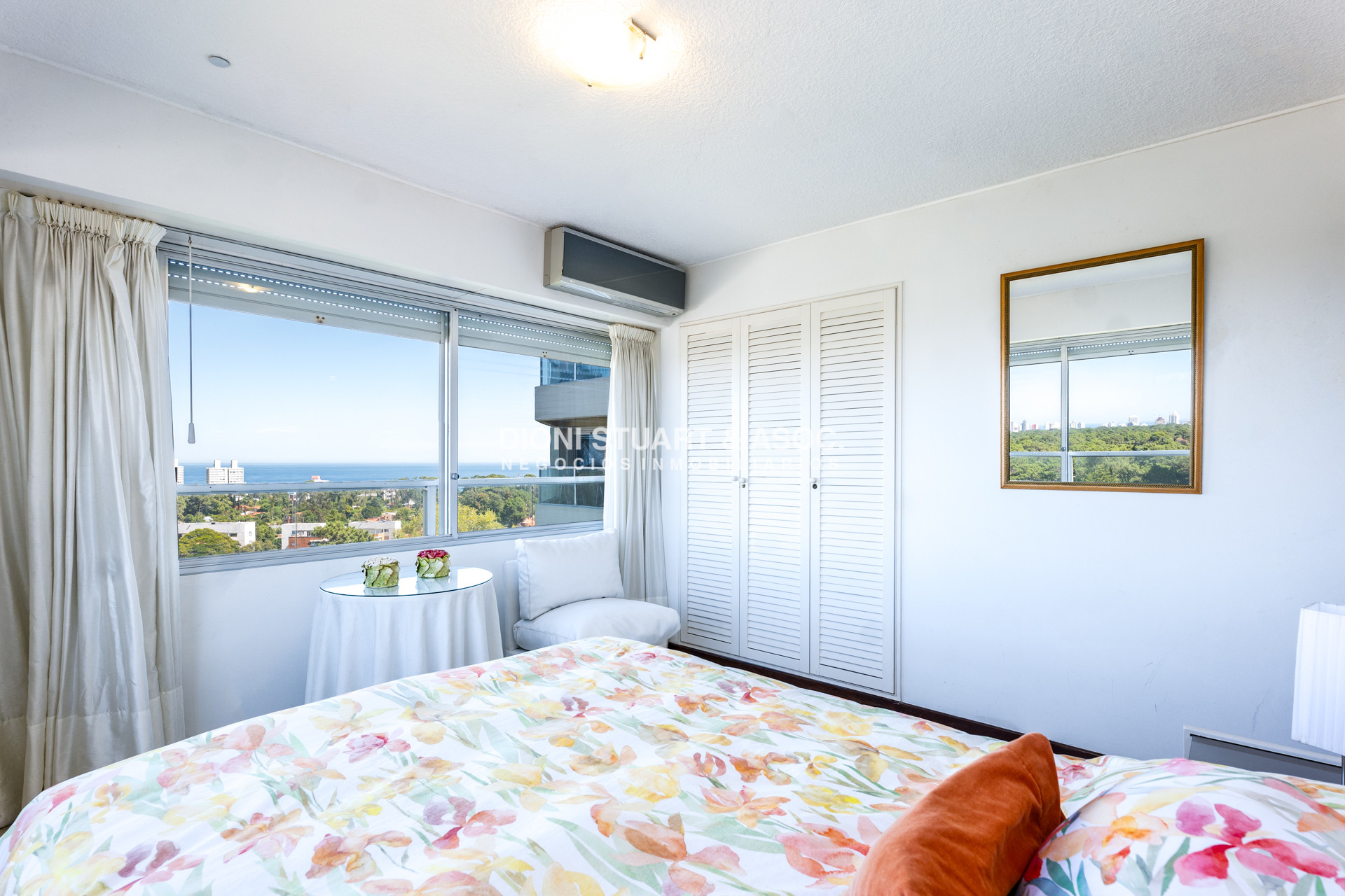 Apartamento ID.926 - DEPARTAMENTO CON VISTA AL MAR - 2 DORMITORIOS - PARQUEMAR ROOSEVELT - RECICLADO