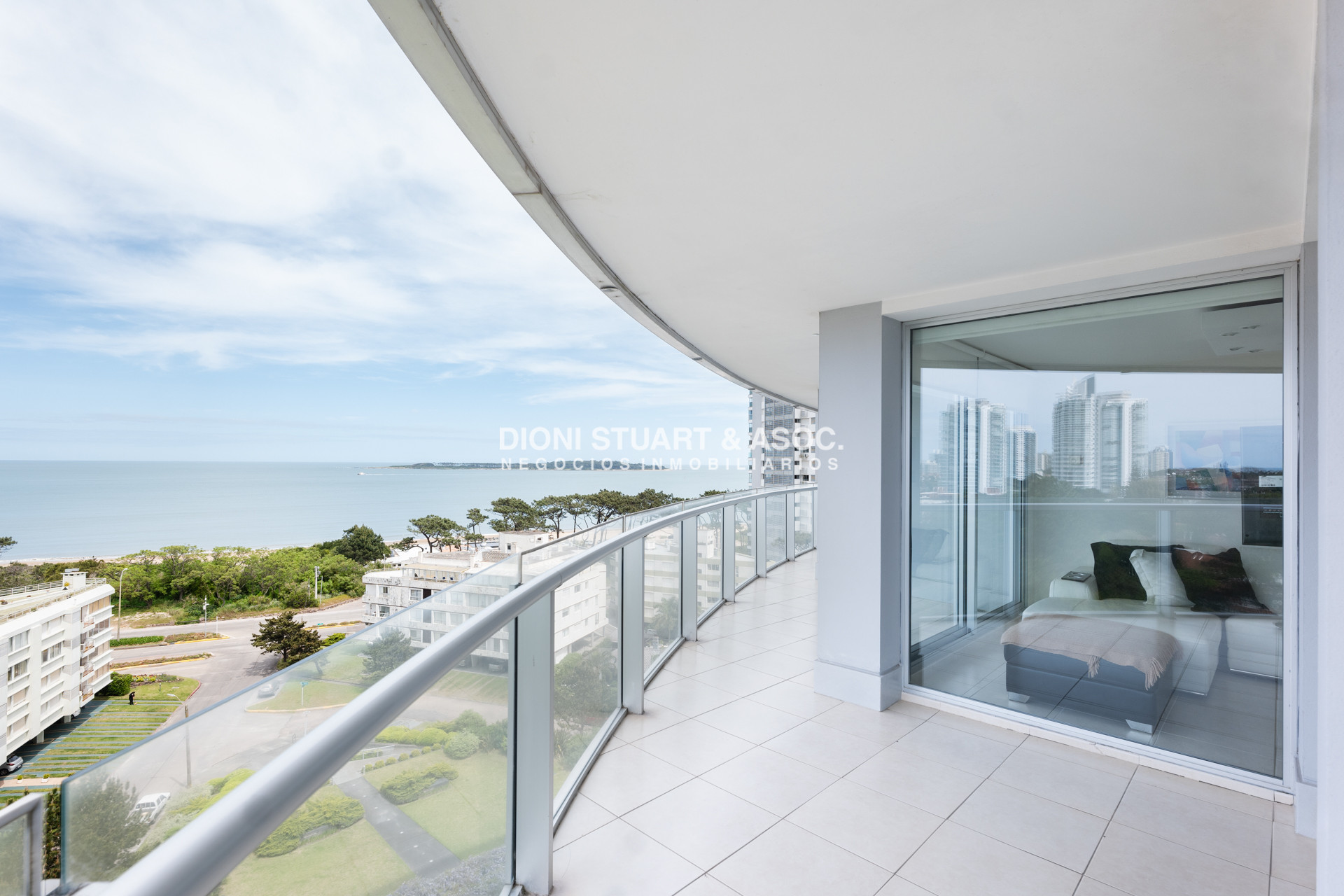 Apartamento ID.790 - Apartamento en Venta - 3 Dormitorios en Suite - Sea & Forest - Playa Mansa