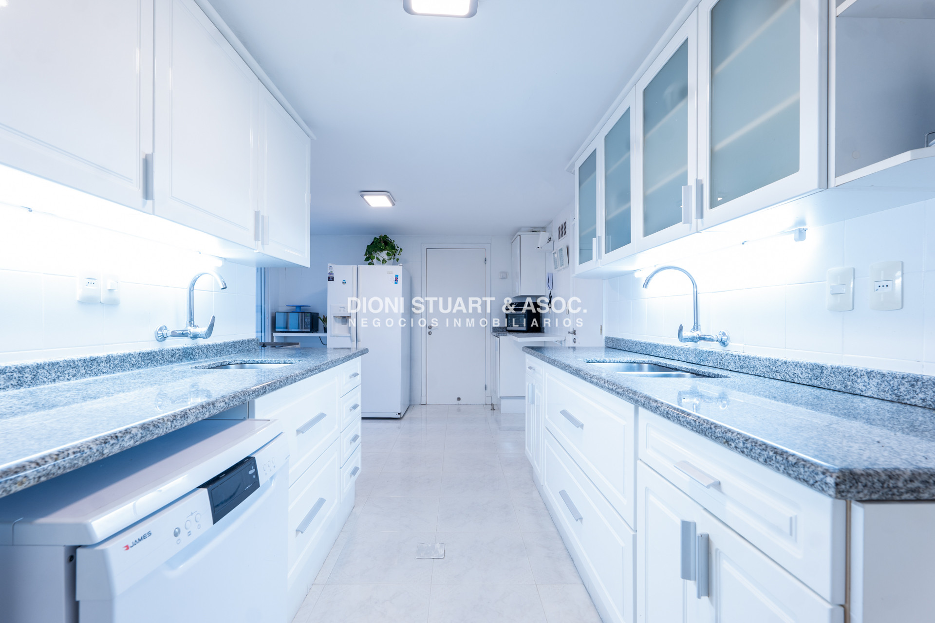 Apartamento ID.1055 - VENTA APARTAMENTO 6 DORMITORIOS - TEQUENDAMA I - PENT HOUSE DUPLEX - PLAYA MANSA 
