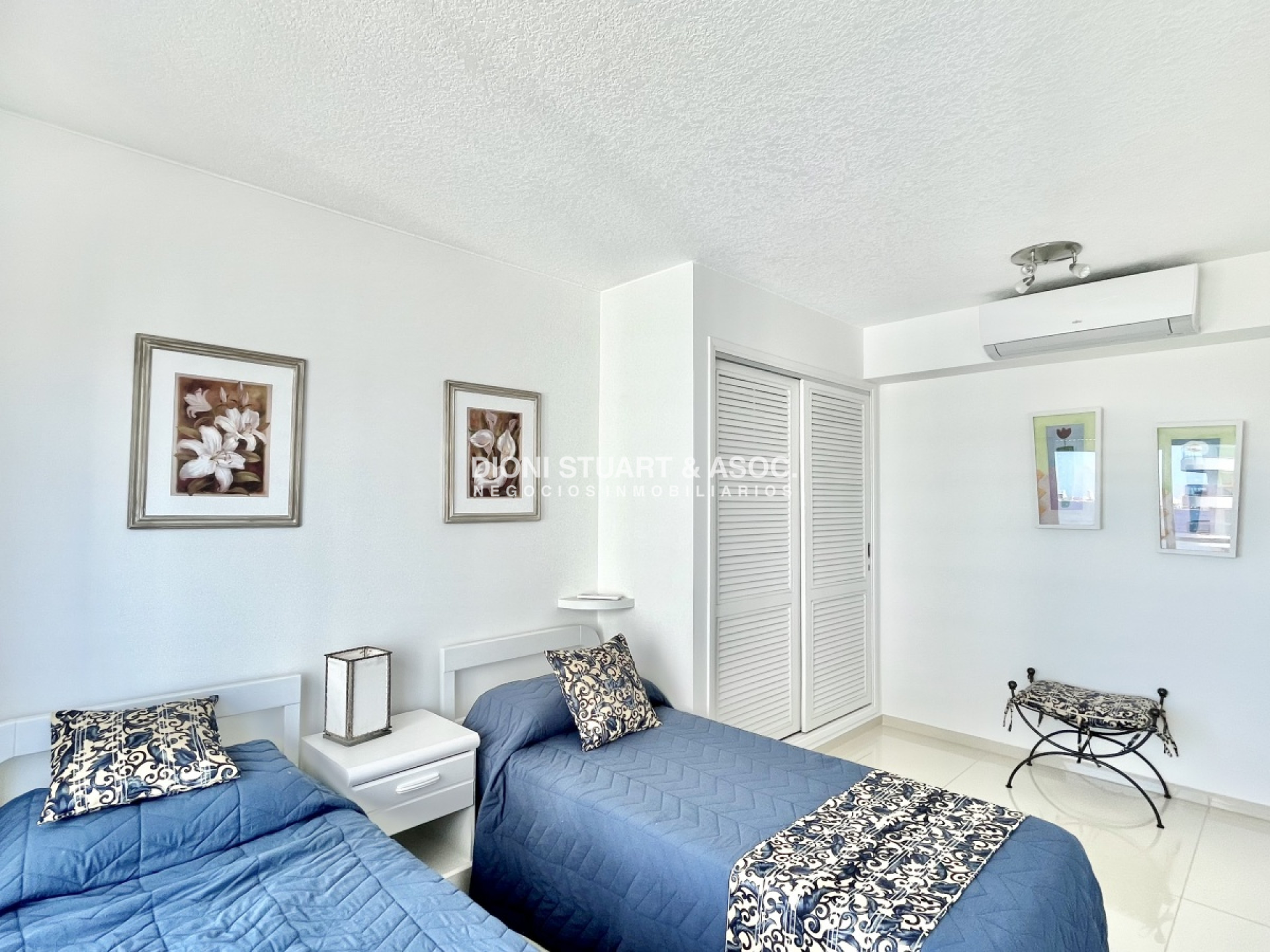 Apartamento ID.296 - DEPARTAMENTO DE 3 DORMITORIOS EN ALQUILER PLAYA MANSA FRENTE AL MAR TORRE WASHINGTON COMPLEJO LINCOLN CENTER