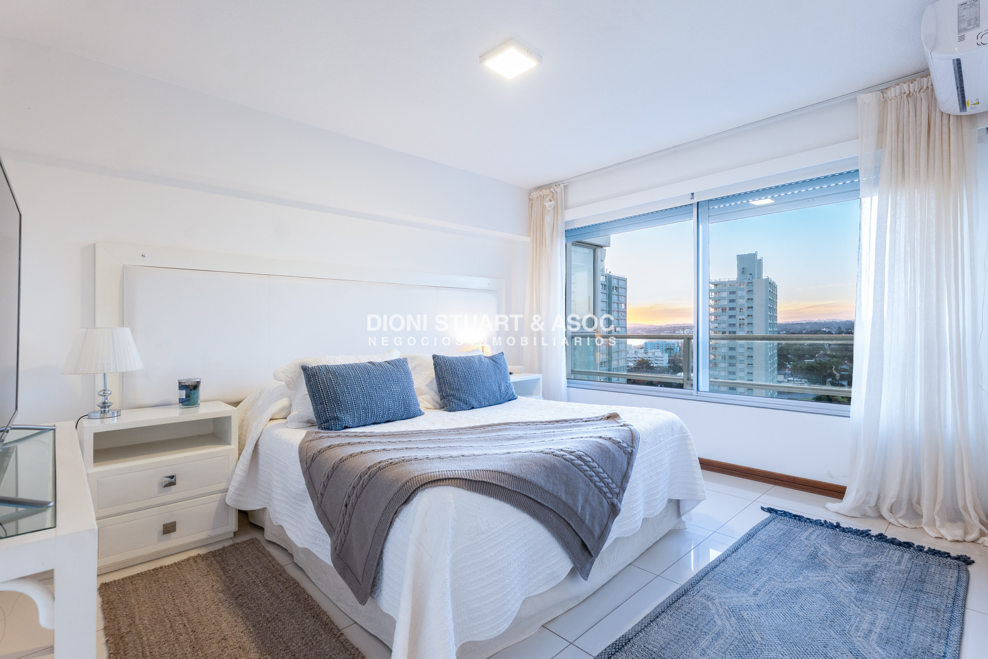 Apartamento ID.1033 - APARTAMENTO EN VENTA RECICLADO FRENTE AL MAR - 3 DORMITORIOS + DEPENDENCIA - TORRE JEFFERSON - COMPLEJO LINCOLN CENTER