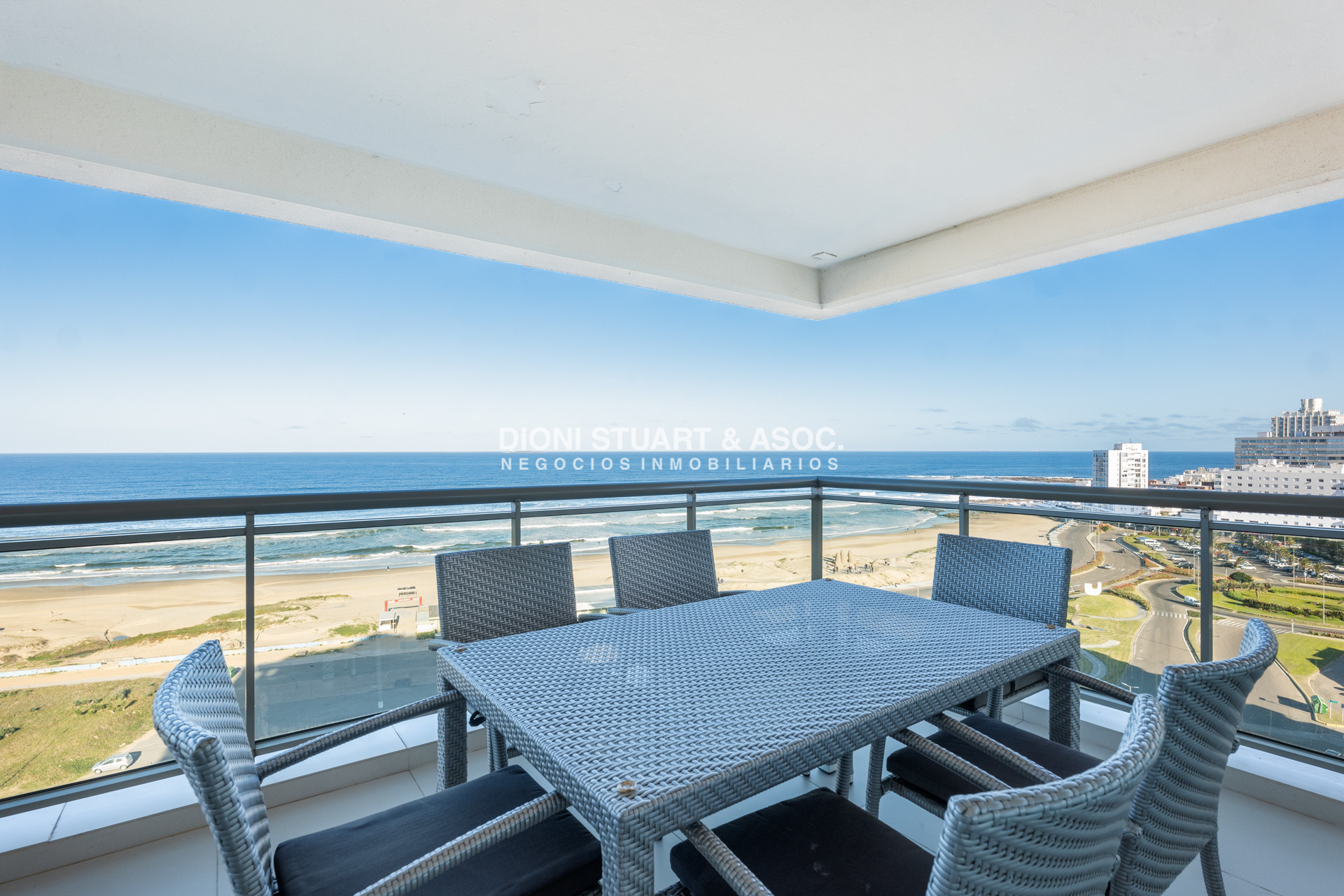 Apartamento ID.982 - APARTAMENTO EN IMPERIALE I EN VENTA - ESQUINERO - 3 DORMITORIOS EN SUITE + DEPENDENCIA