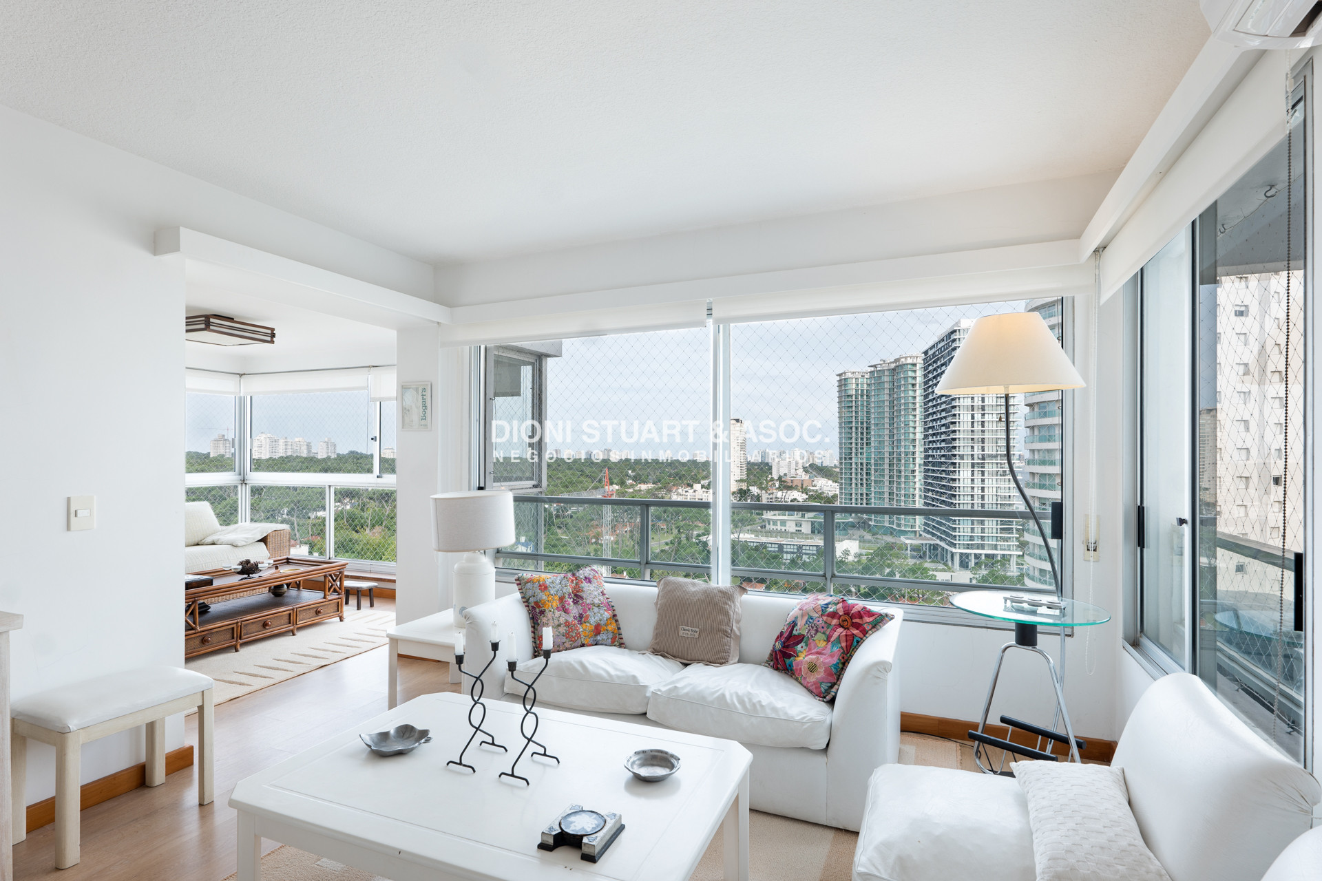 Apartamento ID.395 - Alquiler Por Invierno - 2 Dorm + Dependencia - Complejo Lincoln Center - Todos los Amenities