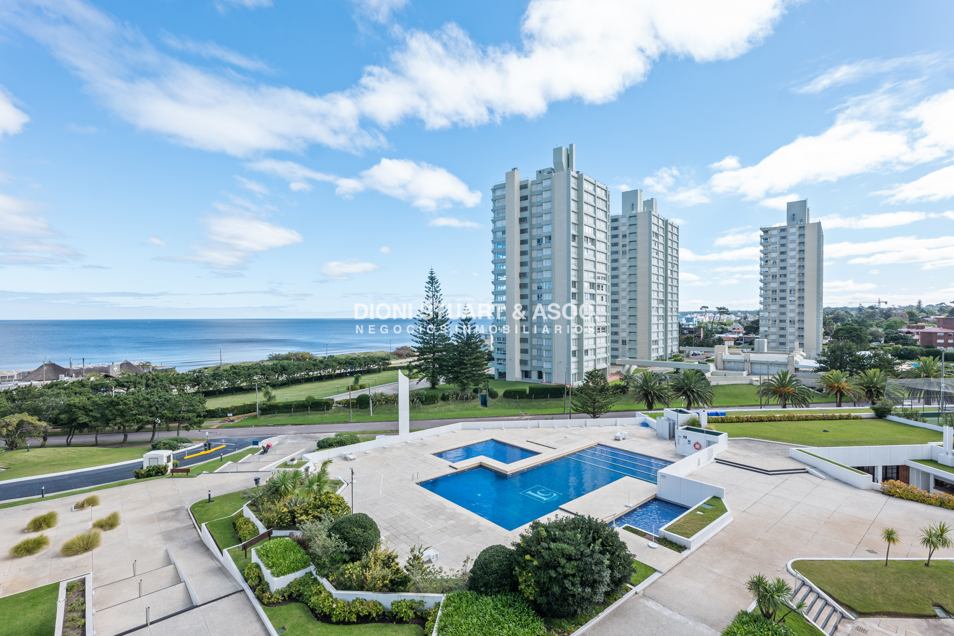 Apartamento ID.665 - DEPARTAMENTO EN VENTA EN PLAYA MANSA - 3 DORM Y DEP. - RECICLADO - COMPLEJO LINCOLN CENTER - TORRE JEFFERSON