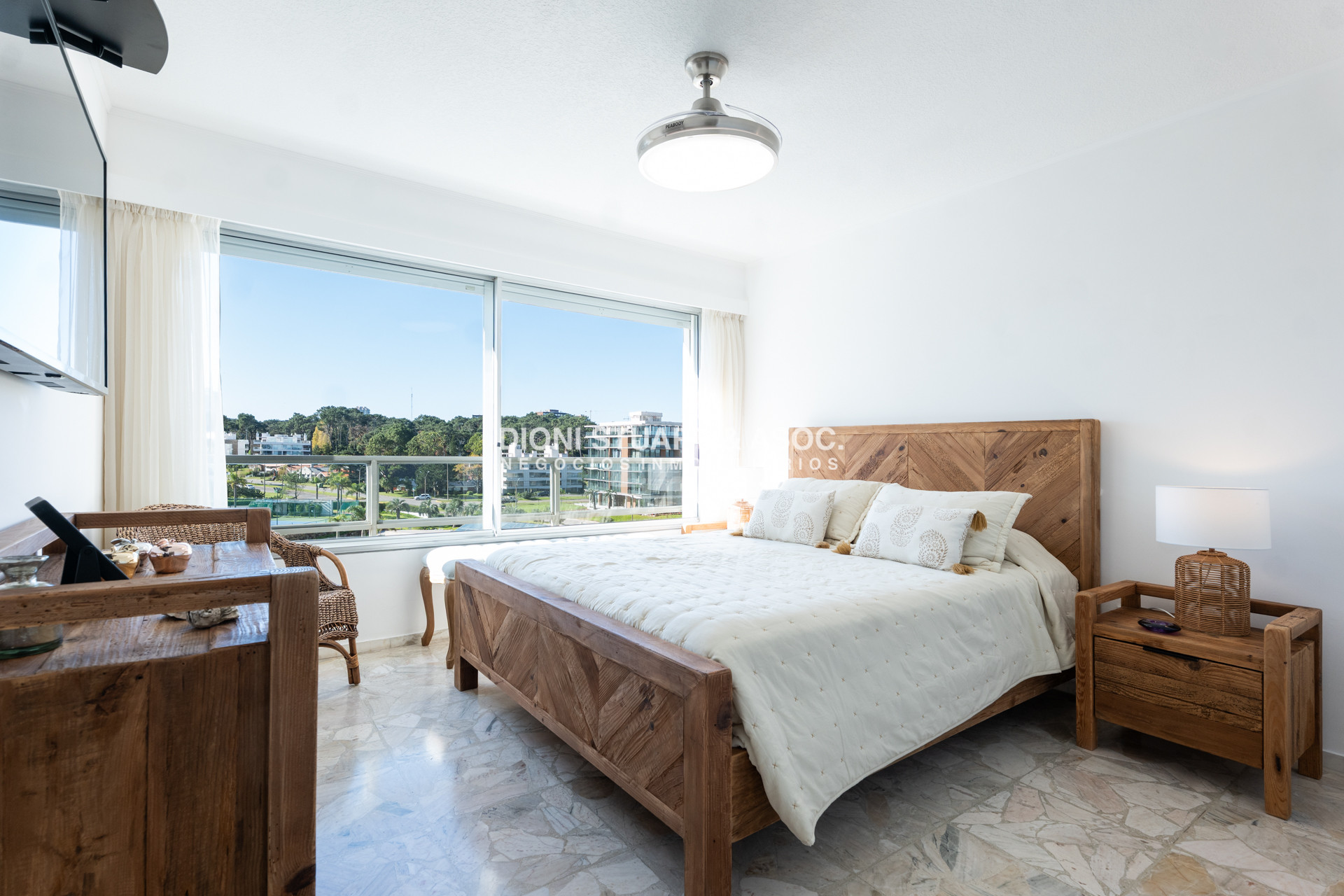 Apartamento ID.972 - APARTAMENTO EN VENTA FRENTE AL MAR DE 2 DORMITORIOS Y MEDIO RECICLADO TORRE WASHINGTON COMPLEJO LINCOLN CENTER