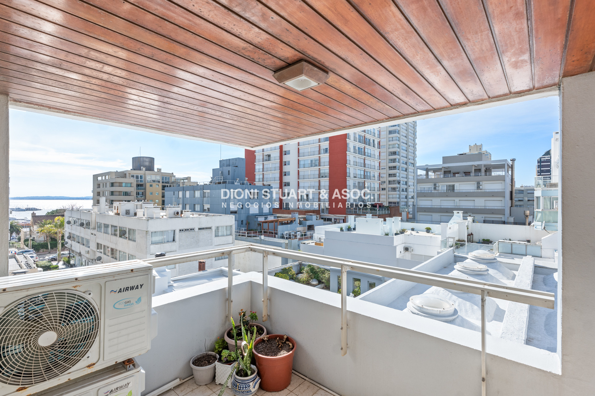 Apartamento ID.1053 - VENTA APARTAMENTO 2 DORMITORIOS PUNTA DEL ESTE - EDIFICIO VAN GOGH - GORLERO