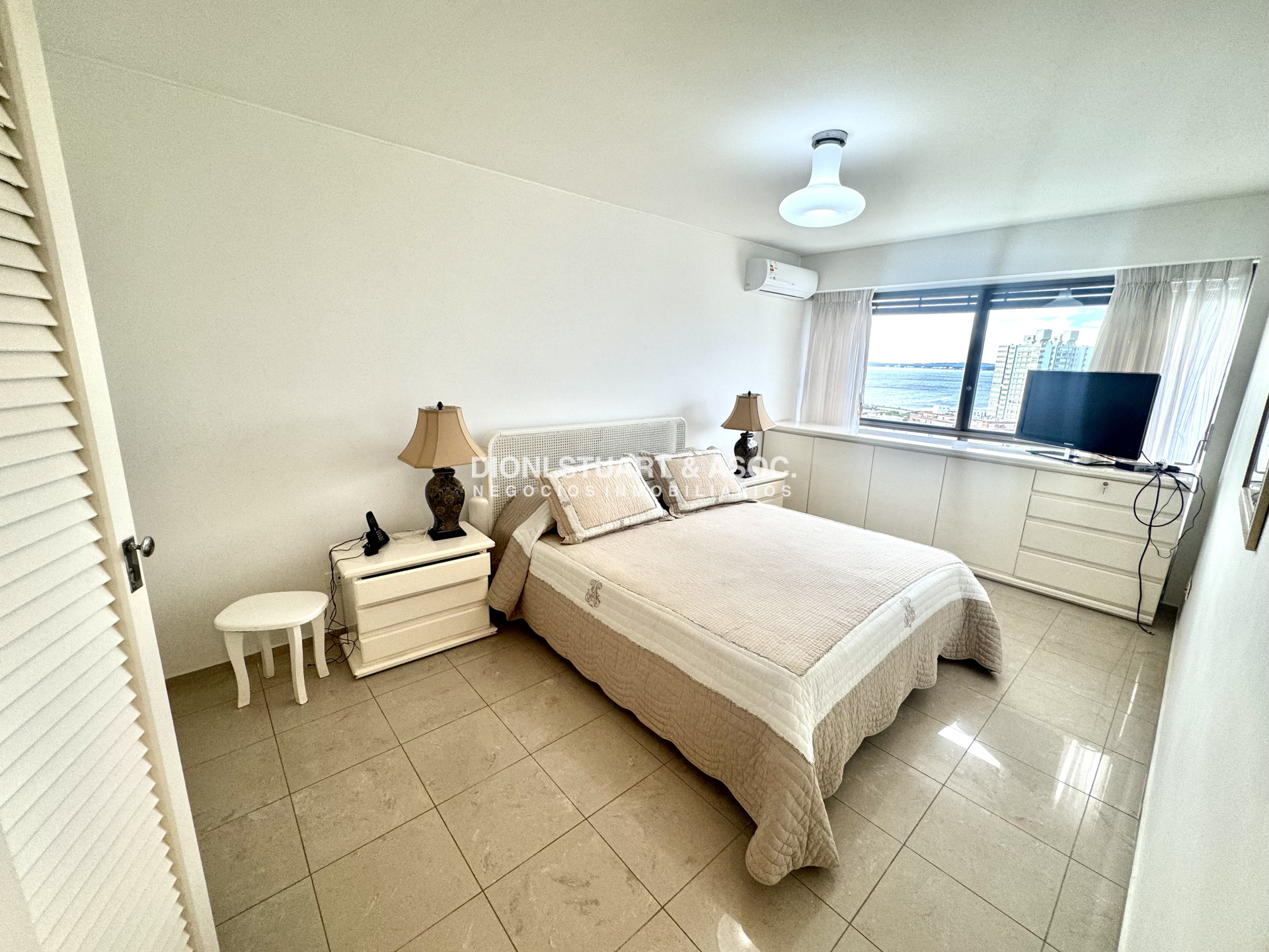 Apartamento ID.1098 - ALQUILER DE TEMPORADA 3 DORMITORIOS PLAYA BRAVA PARQUEMAR CENTER