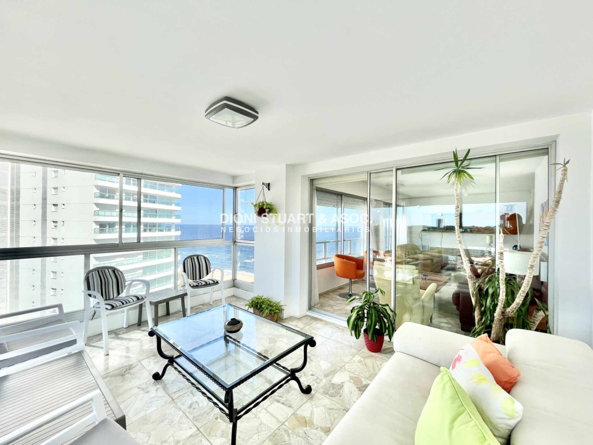Apartamento ID.206 - Alquiler de Invierno Año 2025 - 2 Dormitorios y Medio + 2 Baños - Vista al Mar - Piscina Climatizada - Complejo Lincoln Center