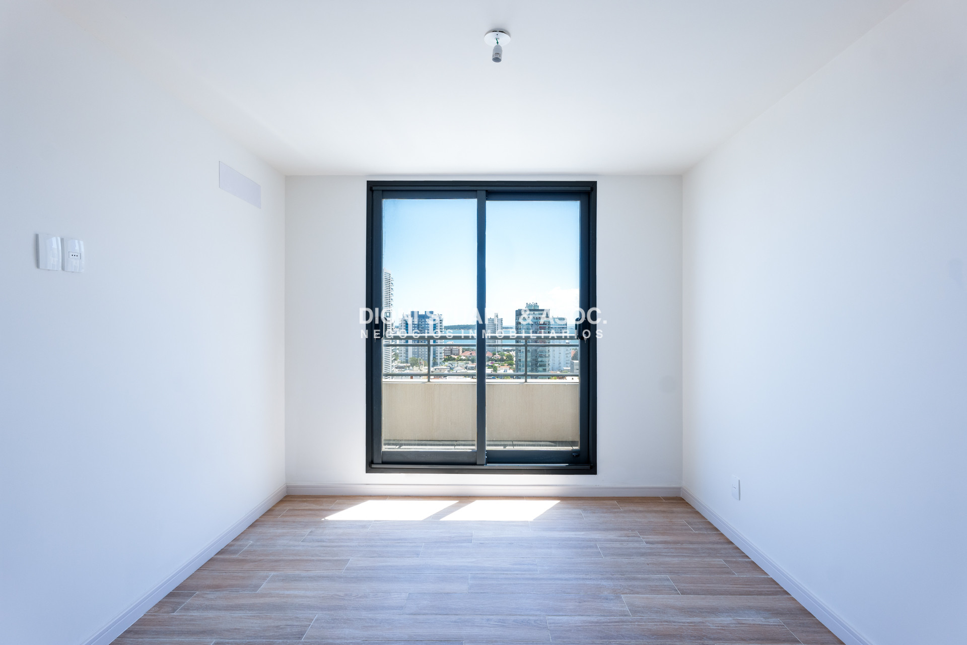 Apartamento ID.864 - APARTAMENTO A ESTRENAR EN PLAYA BRAVA PUNTA DEL ESTE - 2 DORMITORIOS - EDIF. SIGLO SOL II - BAJAS EXPENSAS