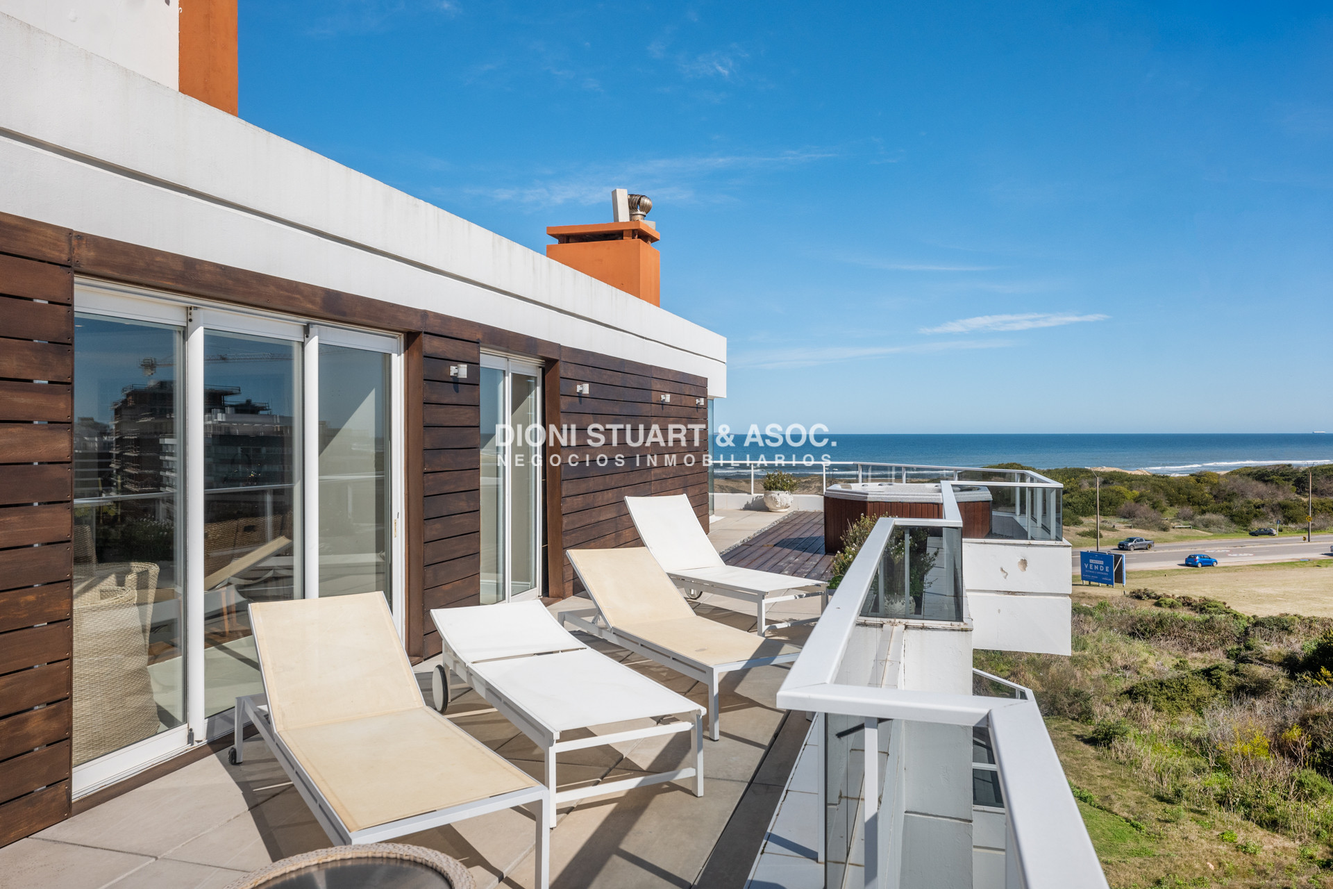 Apartamento ID.757 - PENT HOUSE EN VENTA PRIMERA LINEA BRAVA - EDIF. AGUAS AZULES - 5 DORM EN SUITE