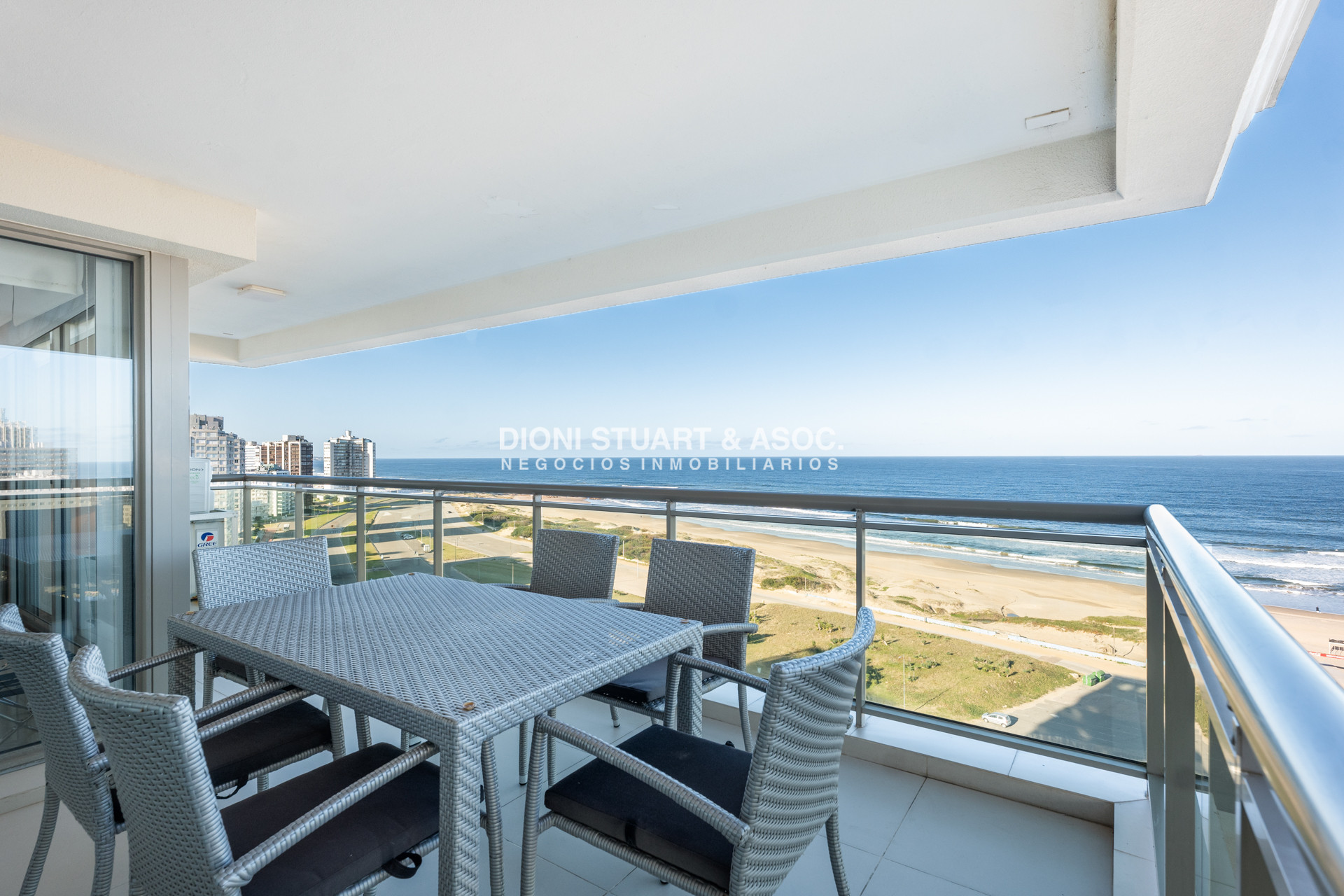 Apartamento ID.982 - APARTAMENTO EN IMPERIALE I EN VENTA - ESQUINERO - 3 DORMITORIOS EN SUITE + DEPENDENCIA