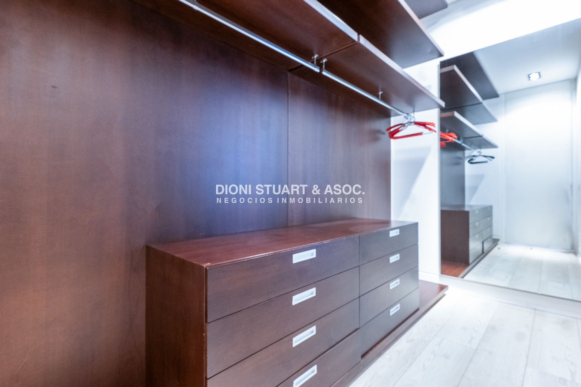 Apartamento ID.1073 - VENTA APARTAMENTO - EDIFICIO ACQUA - 4 SUITES + DEPENDENCIA