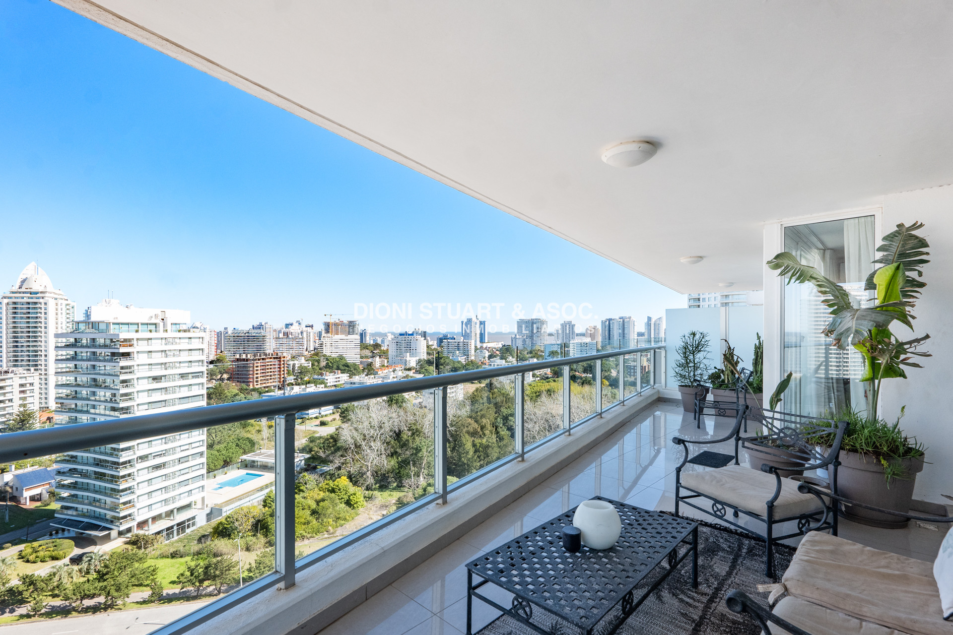 Apartamento ID.1067 - VENTA APARTAMENTO 4 DORMITORIOS PLAYA BRAVA - EDIFICIO ONE I
