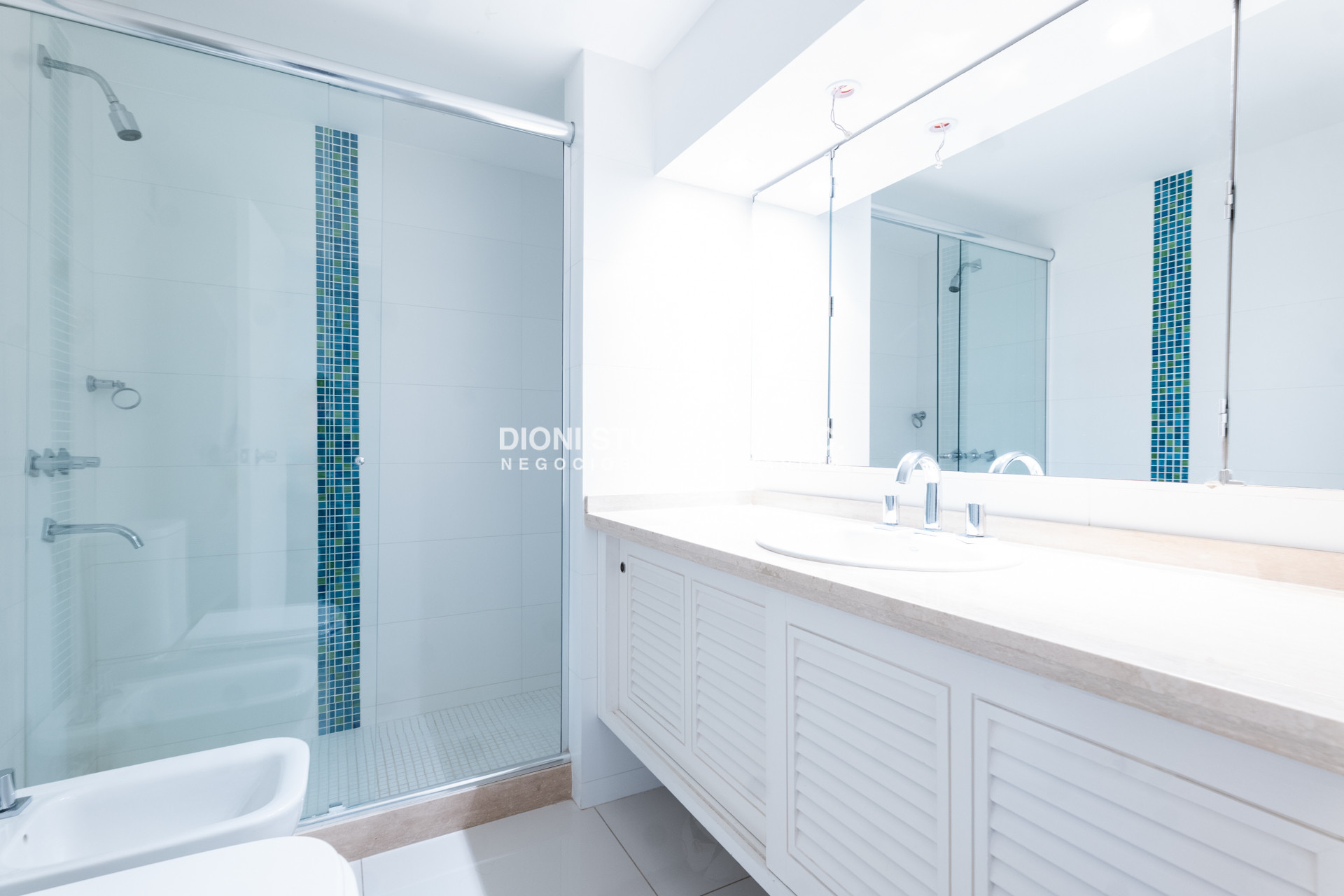Apartamento ID.1033 - APARTAMENTO EN VENTA RECICLADO FRENTE AL MAR - 3 DORMITORIOS + DEPENDENCIA - TORRE JEFFERSON - COMPLEJO LINCOLN CENTER