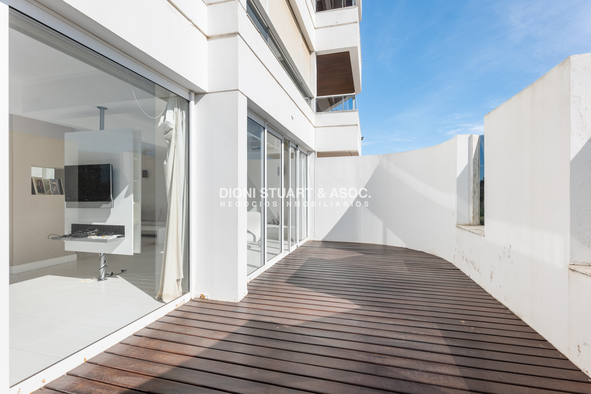 Apartamento ID.757 - PENT HOUSE EN VENTA PRIMERA LINEA BRAVA - EDIF. AGUAS AZULES - 5 DORM EN SUITE
