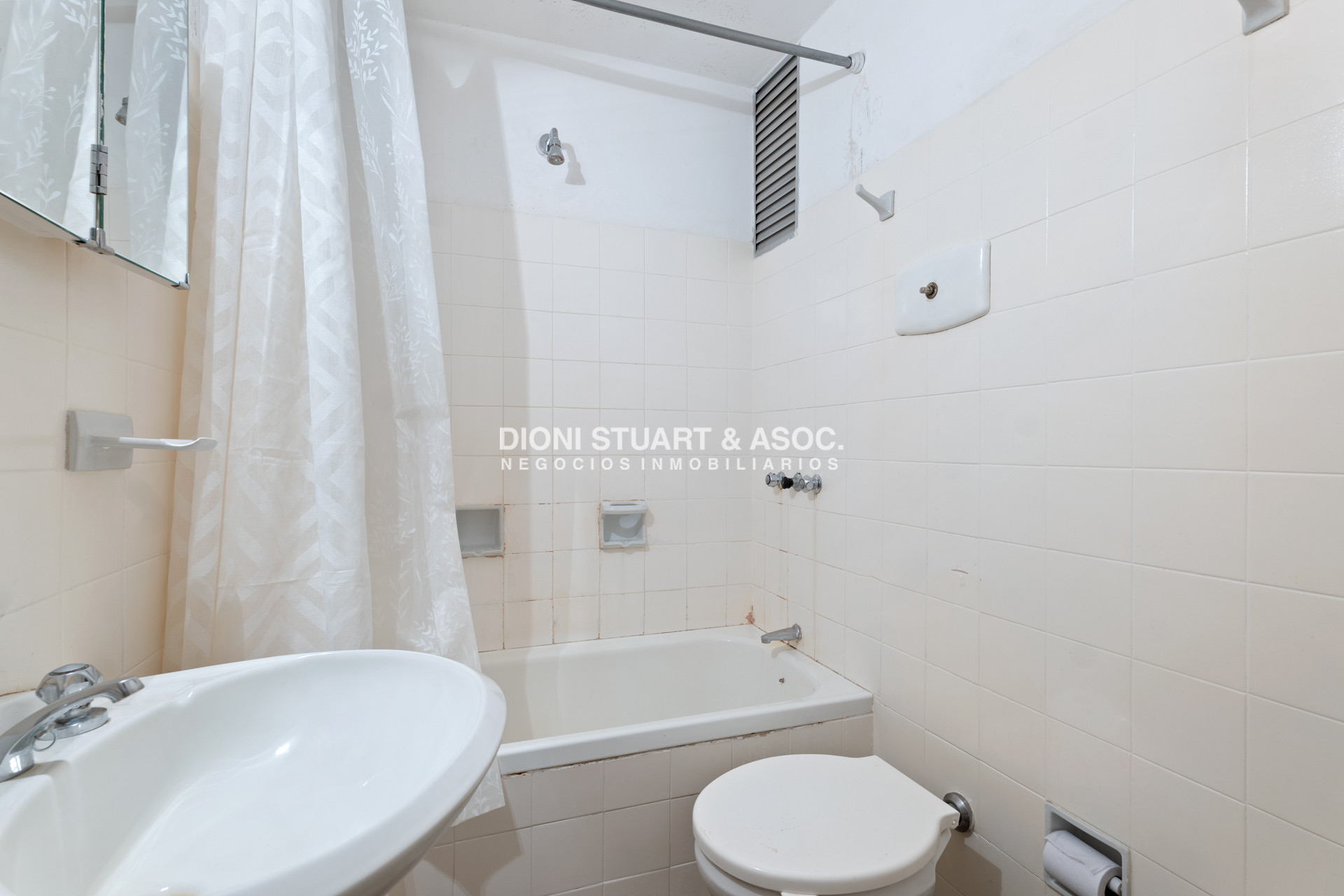 Apartamento ID.681 - Apartamento En Venta - En Gorlero - Peninsula - 2 Dormitorios - Edificio Michelangelo