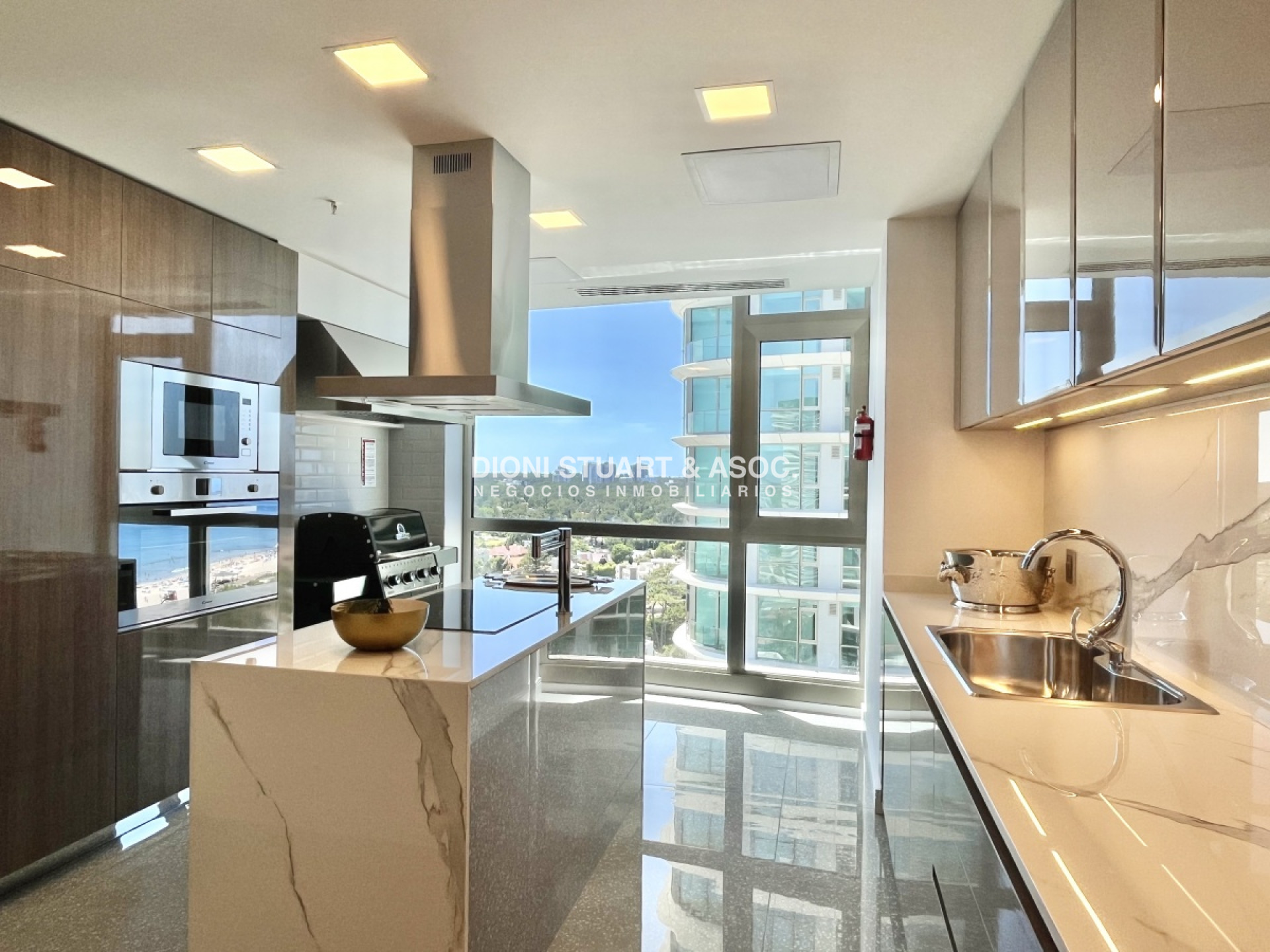 Apartamento ID.385 - Fendi Chateau - Piso Alto -  Esquinero a Punta del Este 