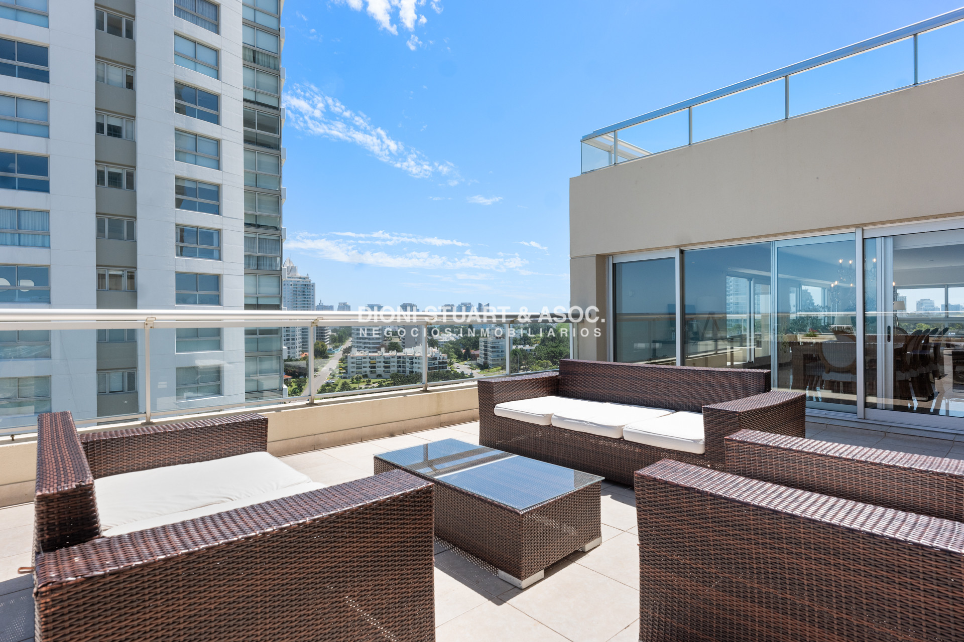 Apartamento ID.839 - Torre Lobos Esquinero - 3 Dorm en suite + Dep.