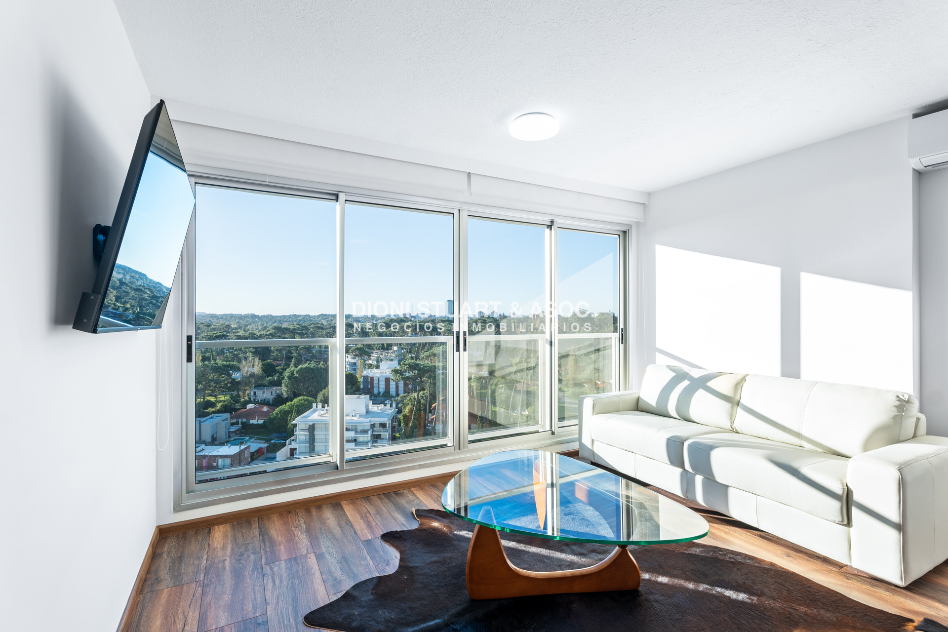 Apartamento ID.656 - Alquiler Anual -  2 Dormitorios - Sol y Amenities - Complejo Lincoln Center