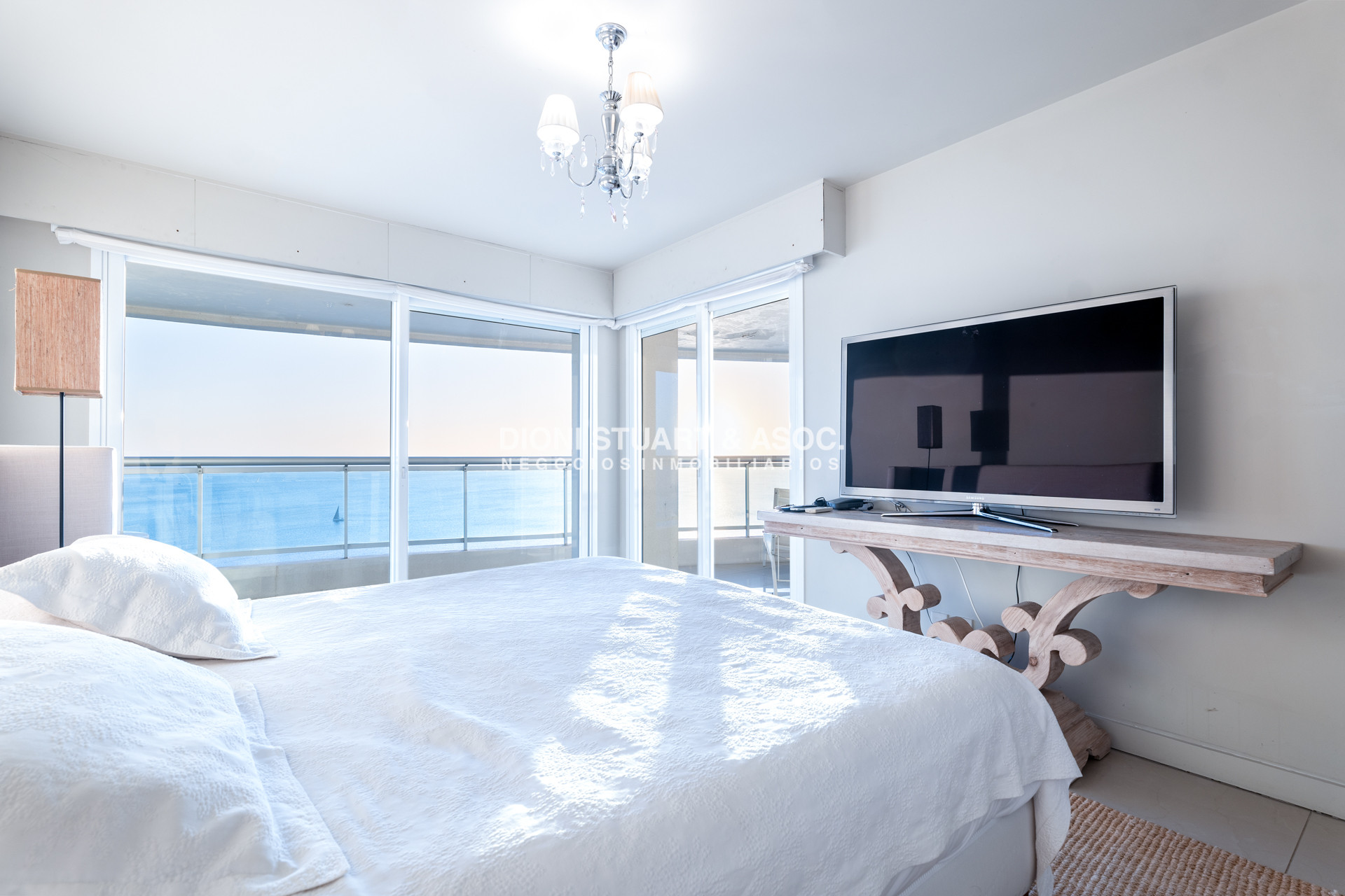 Apartamento ID.910 - DEPARTAMENTO DUPLEX EN AQUARELA - PLAYA MANSA - 4 DORM EN SUITE + DEPENDENCIA