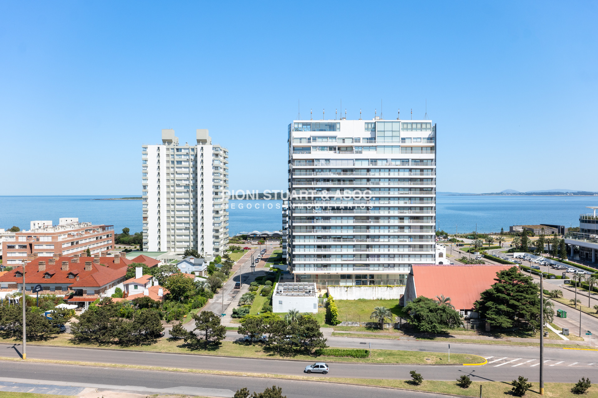 Apartamento ID.372 - DEPARTAMENTO PENT HOUSE DUPLEX CON VISTA AL MAR - EDIFICIO CAP FERRAT - 2 DORMITORIOS