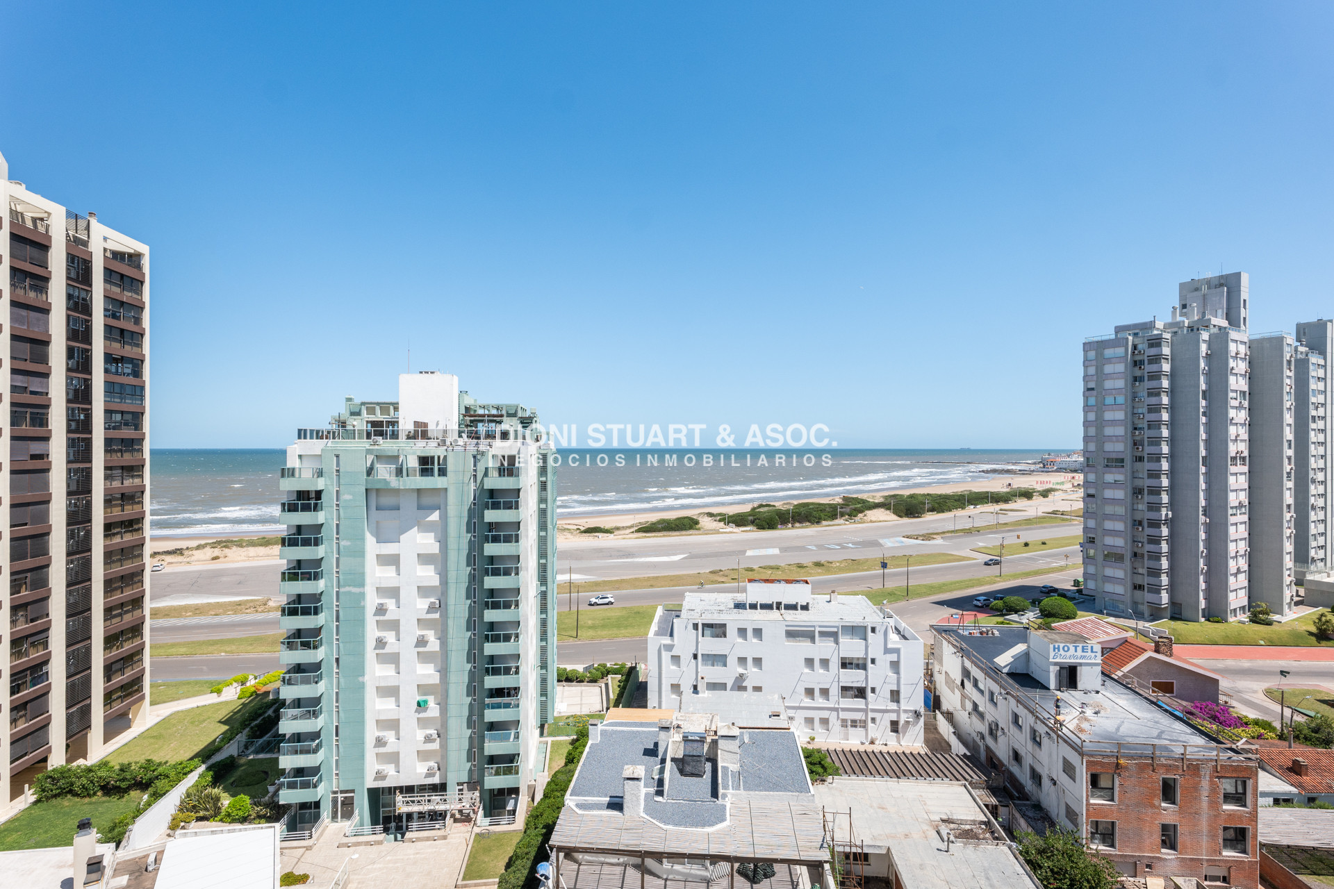 Apartamento ID.867 - APARTAMENTO EN PLAYA BRAVA PUNTA DEL ESTE - 2 DORMITORIOS - EDIF. SIGLO SOL II - BAJAS EXPENSAS