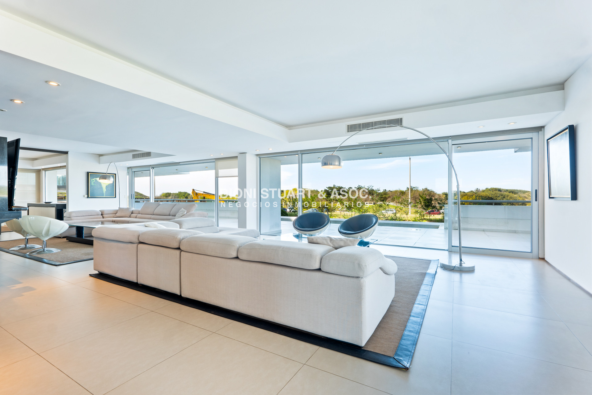 Apartamento ID.756 - DEPARTAMENTO PRIMERA LINEA BRAVA - 4 DORMS EN SUITE - MYTHOS