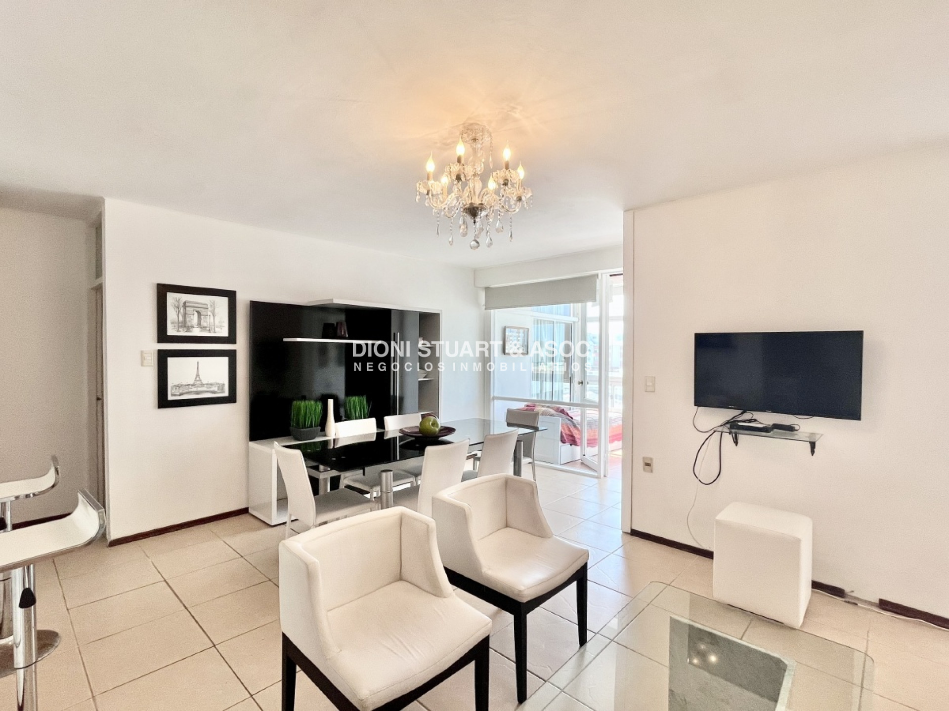 Apartamento ID.409 - En Venta 2 Dormitorios En Punta del Este - Frente a Plaza Los Artesanos - Oportunidad