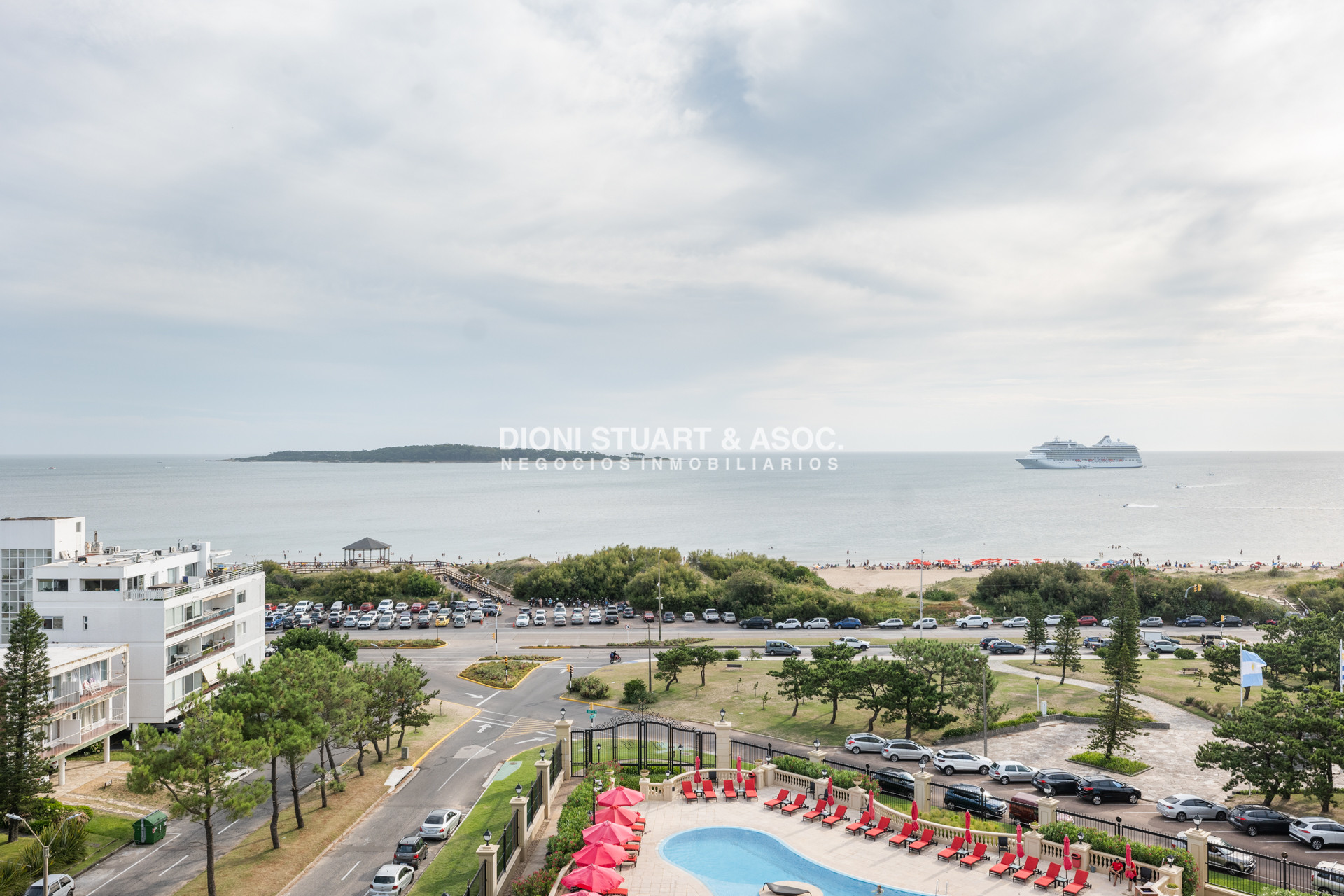 Apartamento ID.902 - DEPARTAMENTO EN VENTA EN LE JARDIN - ESQUINERO - 3 DORMITORIOS EN SUITE