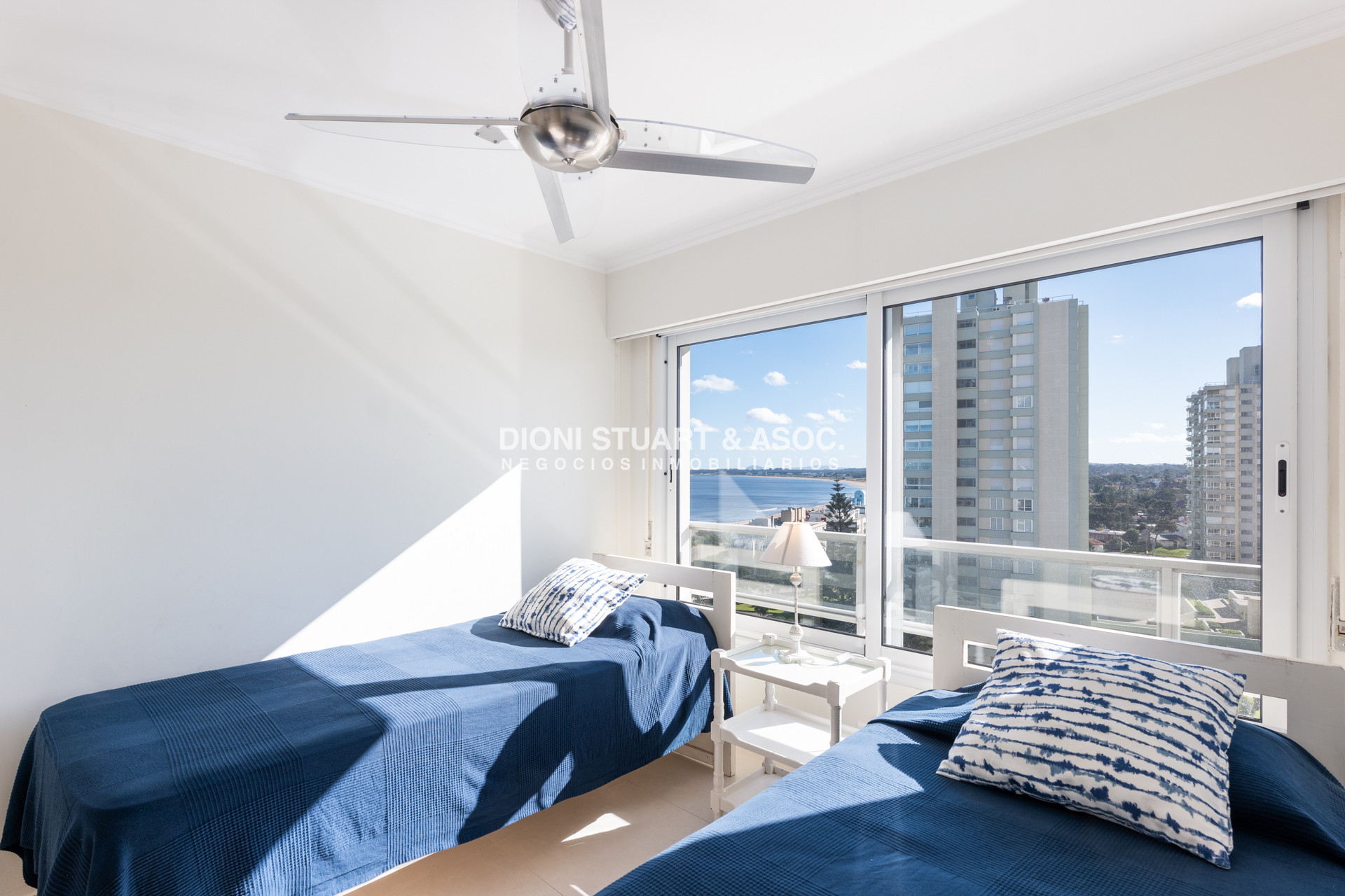 Apartamento ID.689 - TORRE WASHINGTON ESQUINERO 3 DORM RECICLADO